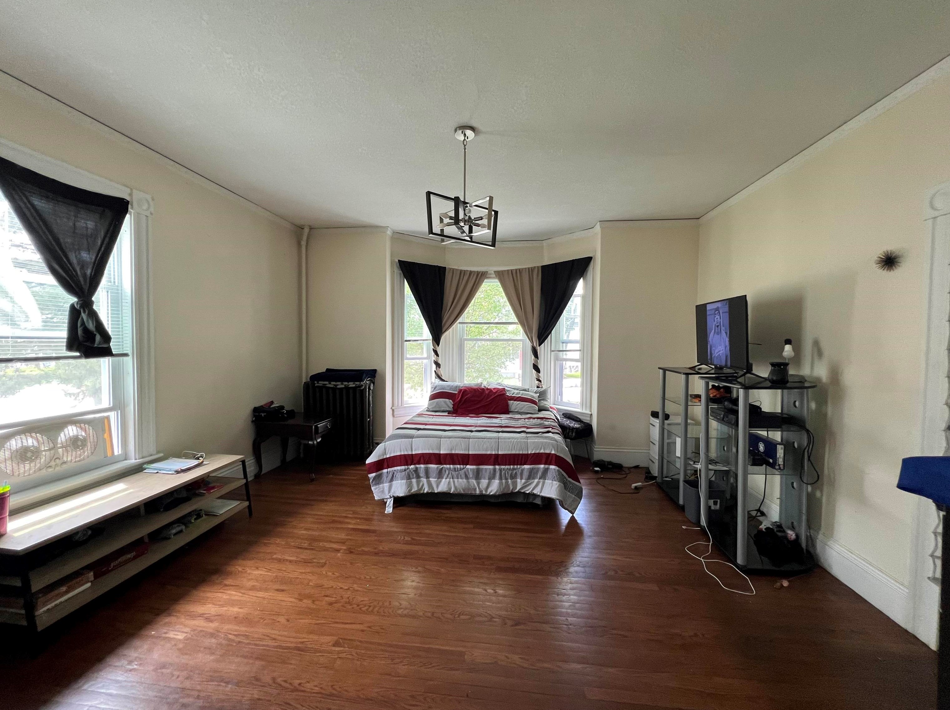 597 Beech St, Manchester NH  03104-4814 exterior