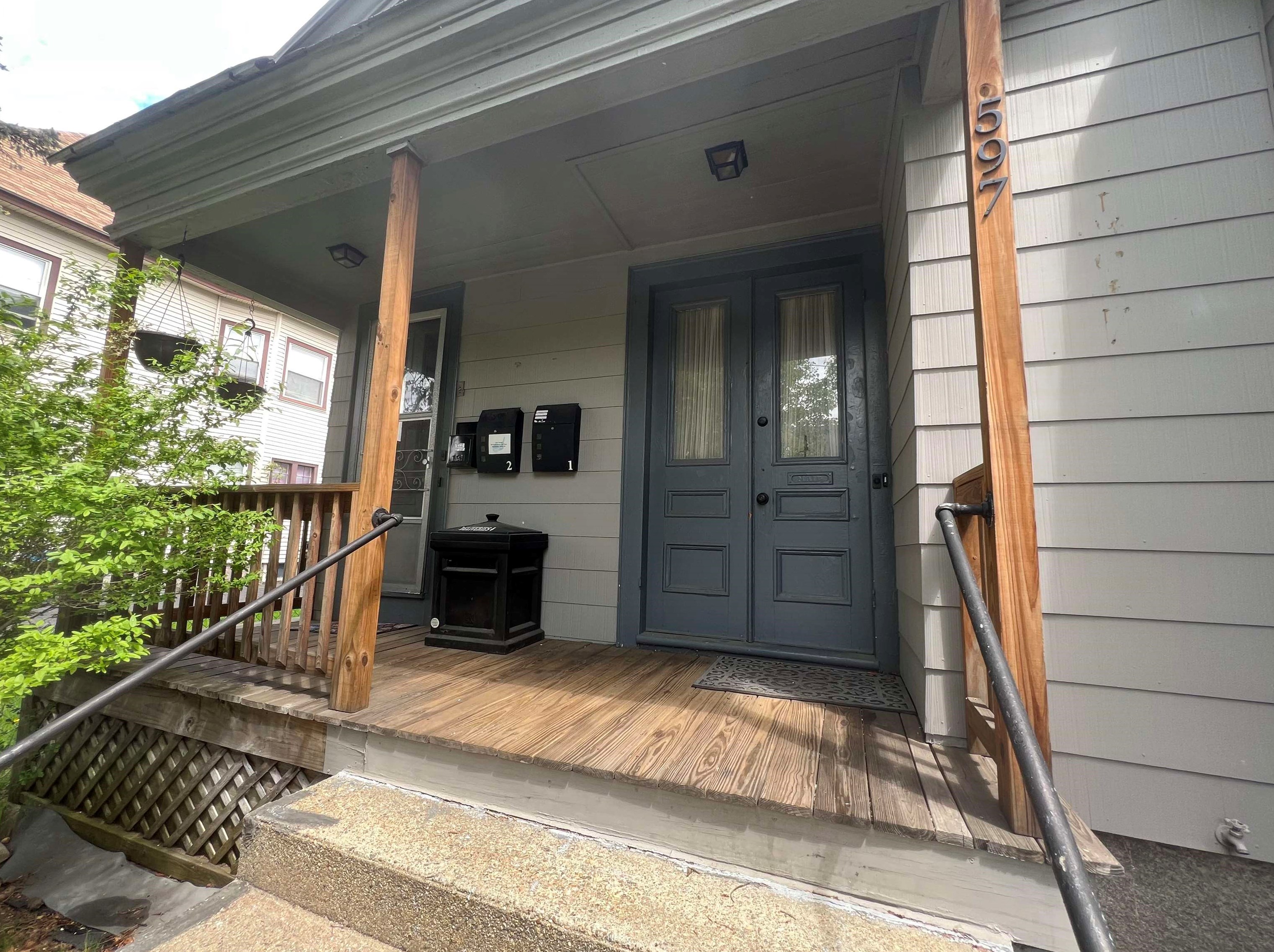 597 Beech St, Manchester NH  03104-4814 exterior