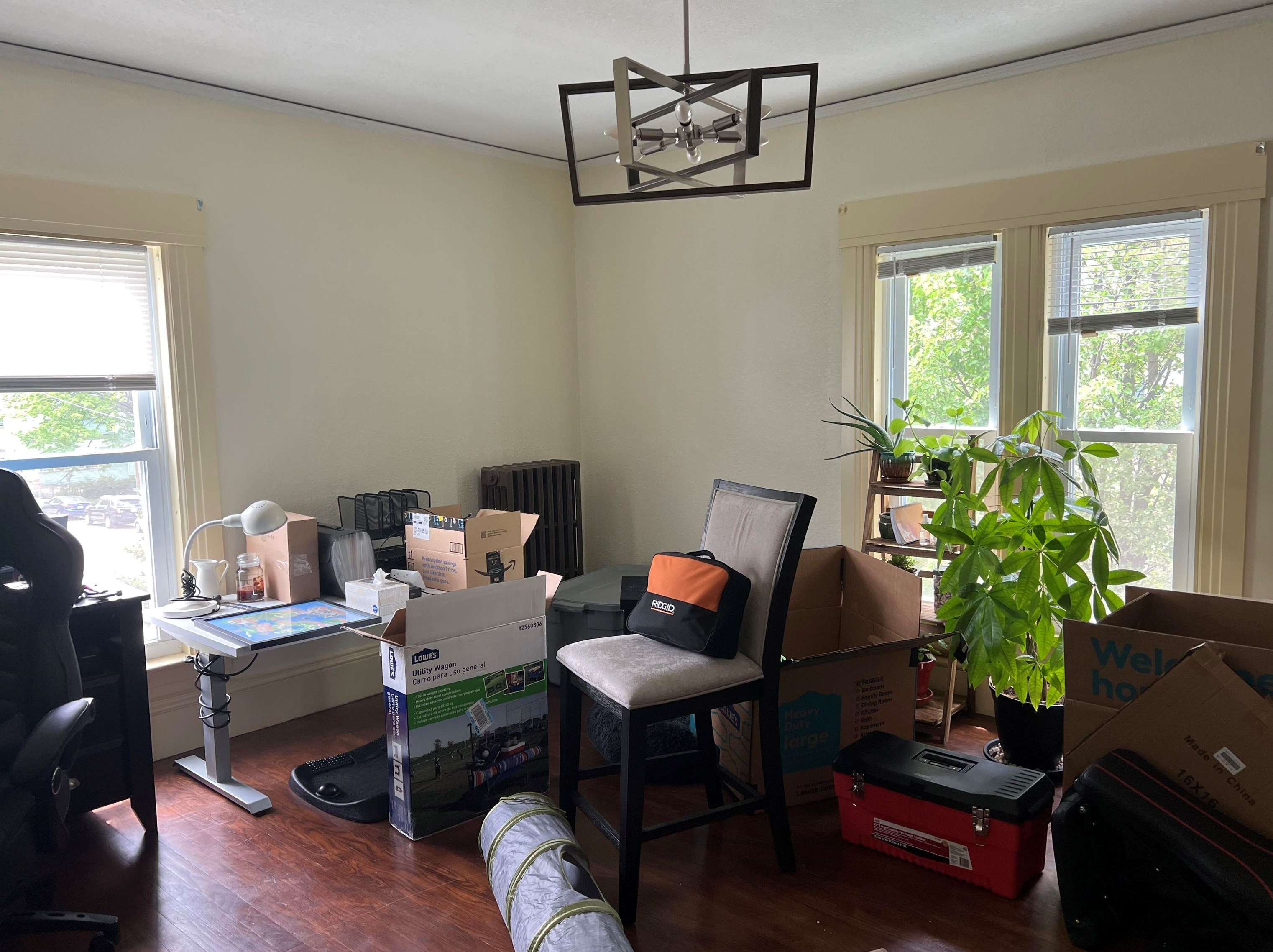 597 Beech St, Manchester NH  03104-4814 exterior