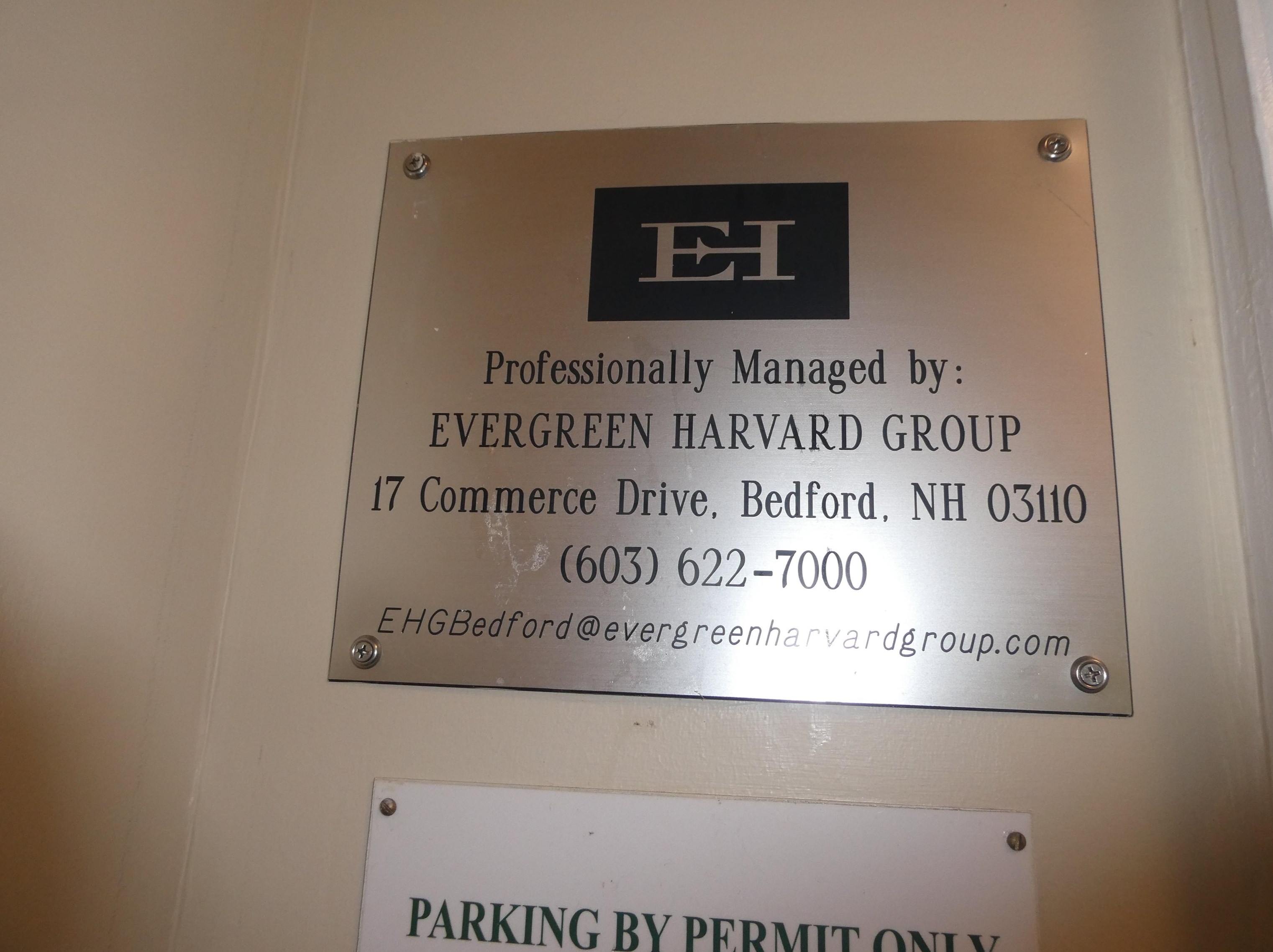 545 Calef Rd, Manchester NH  03103-6680 exterior