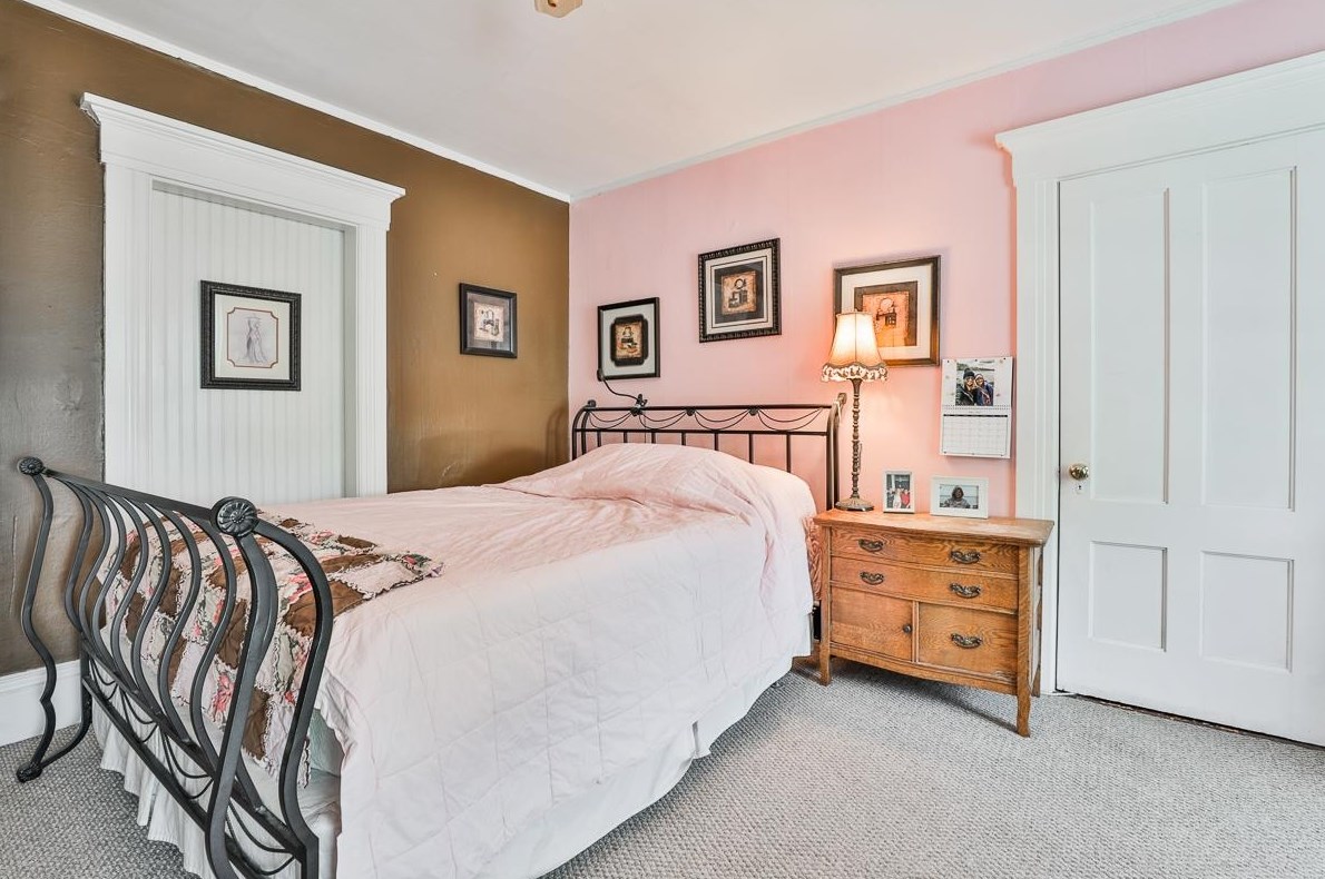 300 Walnut St, Manchester NH 03104-3133 exterior