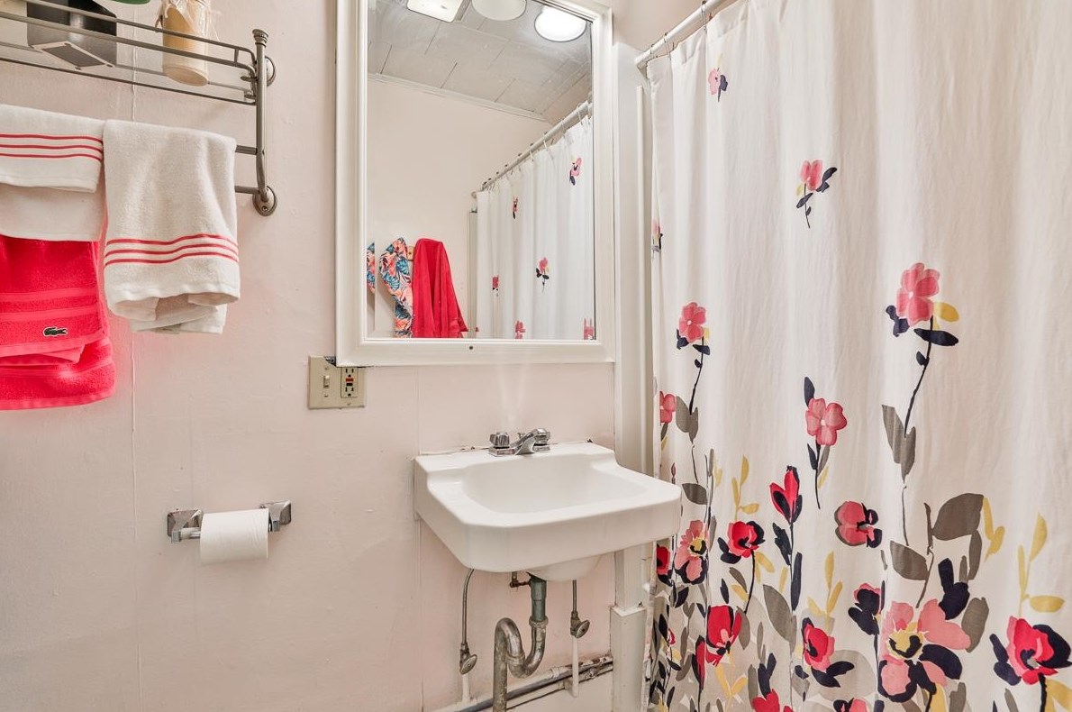 300 Walnut St, Manchester NH 03104-3133 exterior