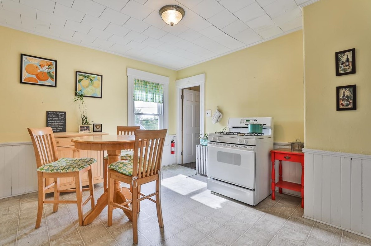 300 Walnut St, Manchester NH 03104-3133 exterior