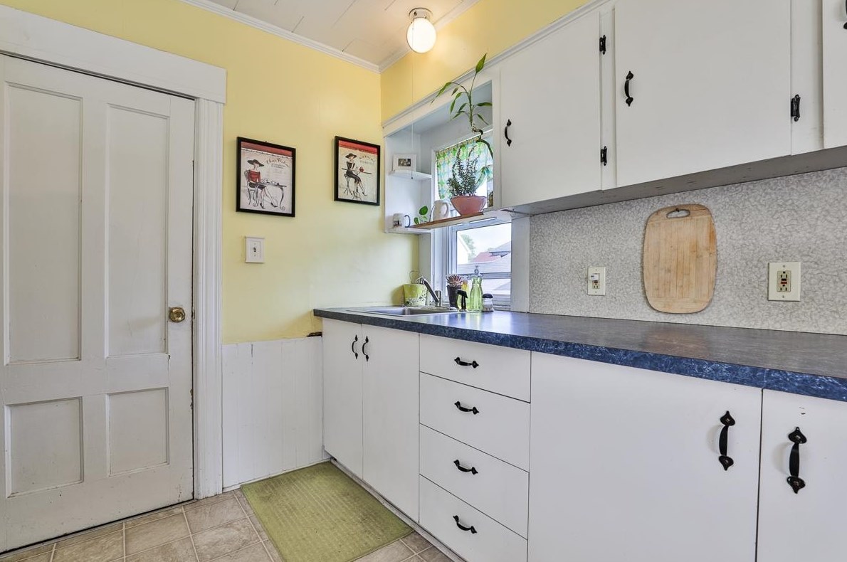 300 Walnut St, Manchester NH 03104-3133 exterior