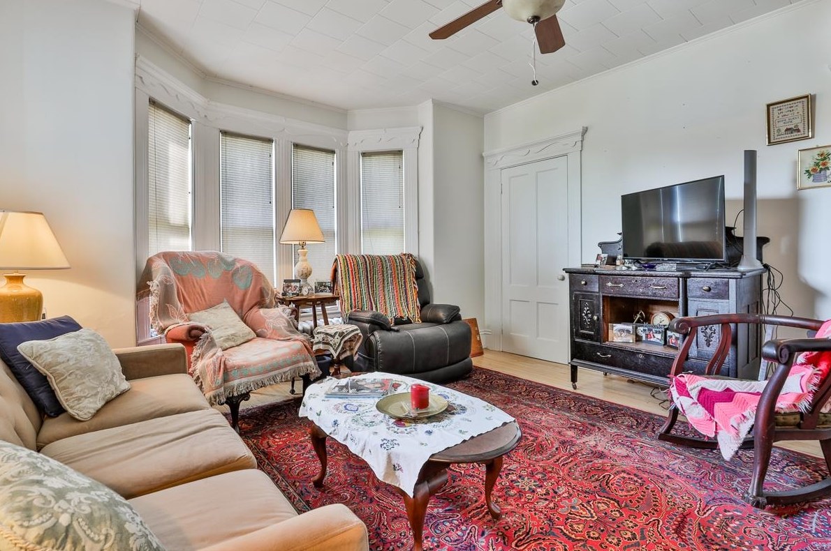 300 Walnut St, Manchester NH 03104-3133 exterior