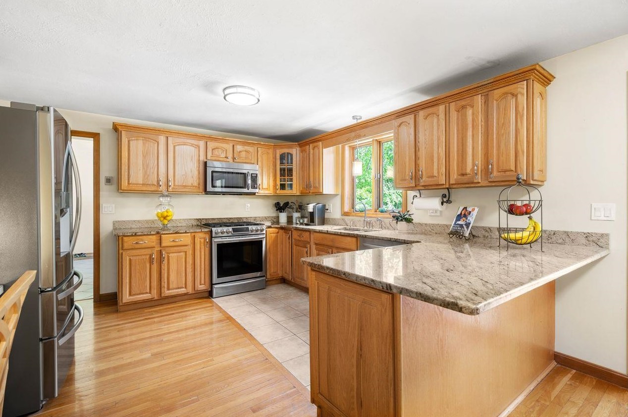 5 4 Winds Rd, Merrimack NH 03054-6804 exterior