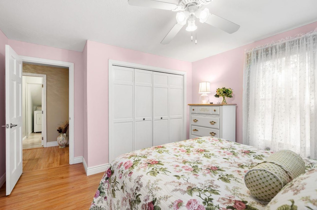 5 4 Winds Rd, Merrimack NH 03054-6804 exterior