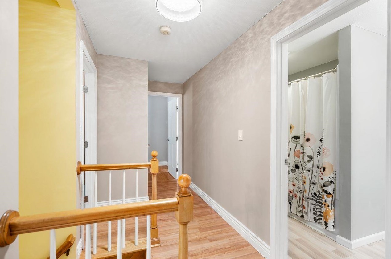 5 4 Winds Rd, Merrimack NH 03054-6804 exterior