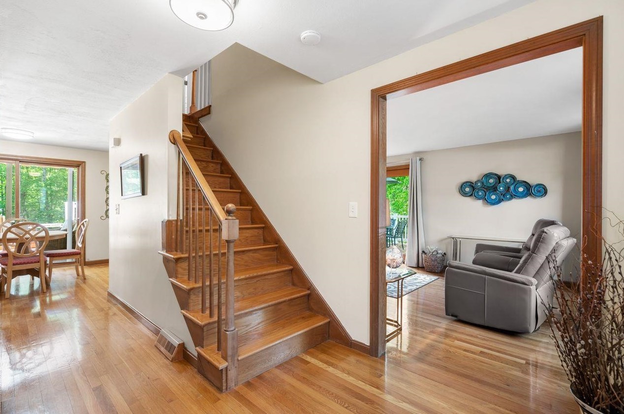 5 4 Winds Rd, Merrimack NH 03054-6804 exterior