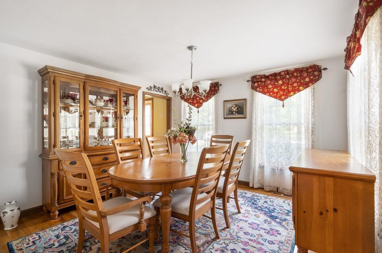 5 4 Winds Rd, Merrimack NH 03054-6804 exterior