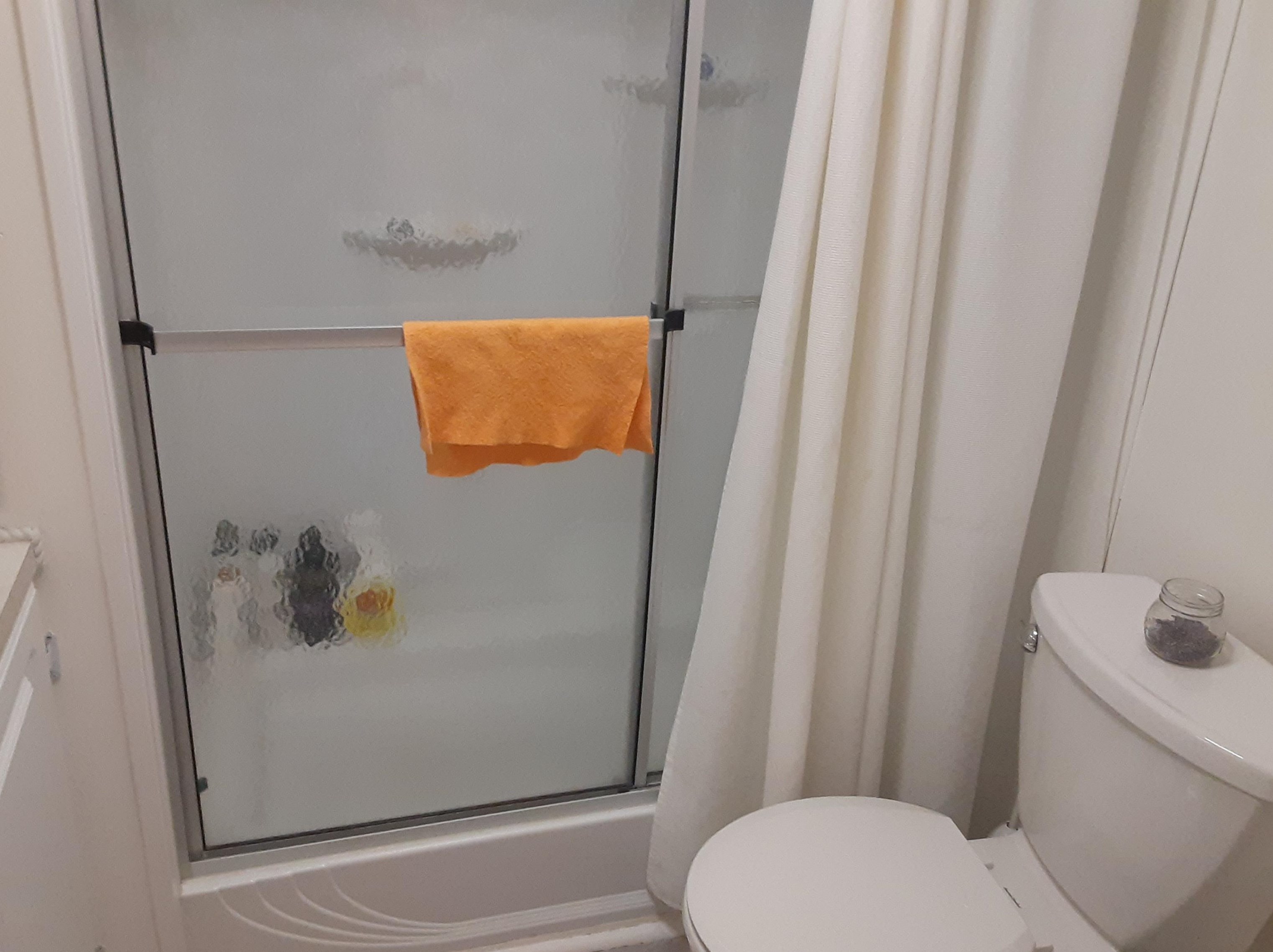 12 Mobile Dr, Hudson NH  03051-3909 exterior