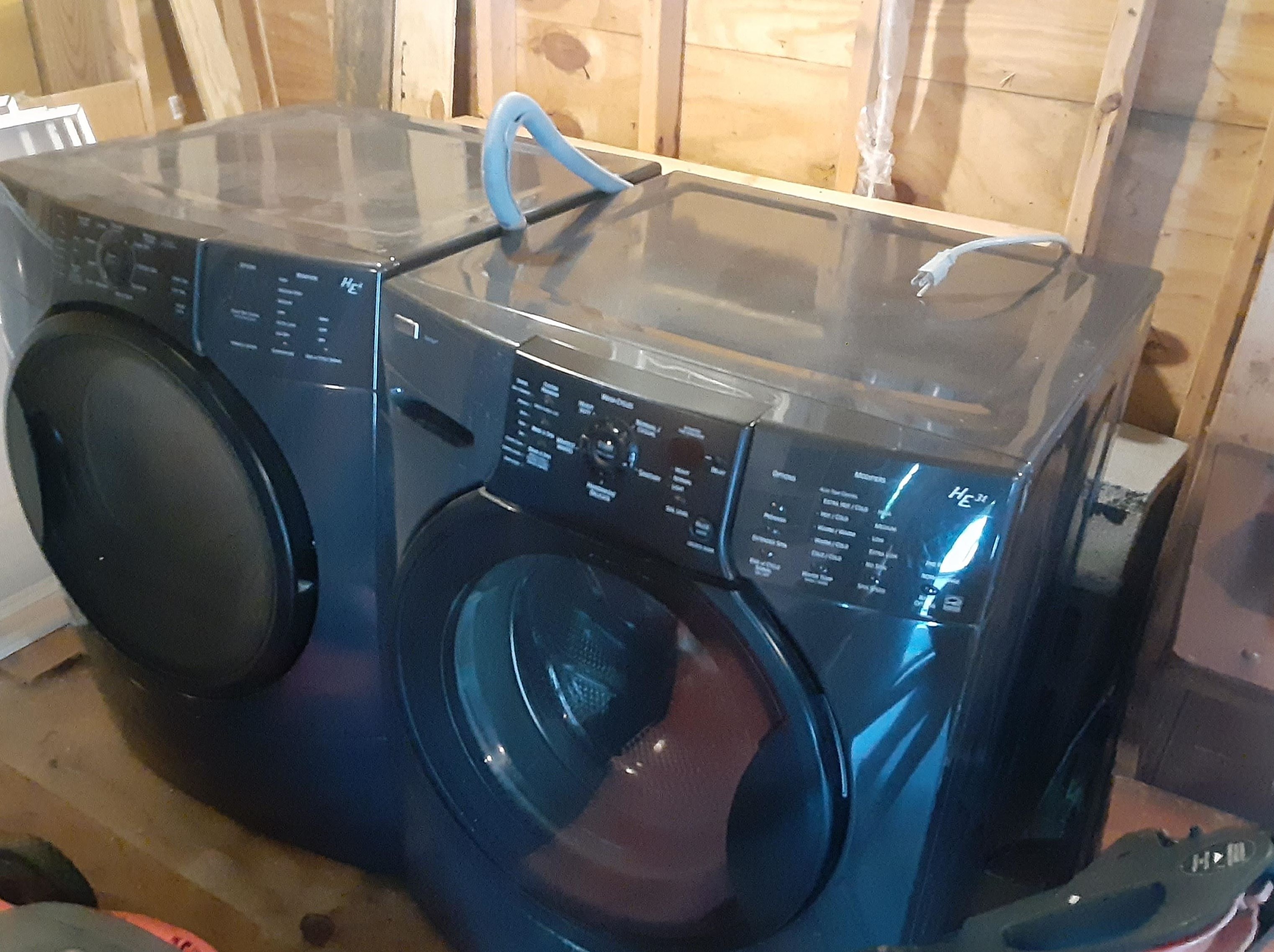 12 Mobile Dr, Hudson NH  03051-3909 exterior