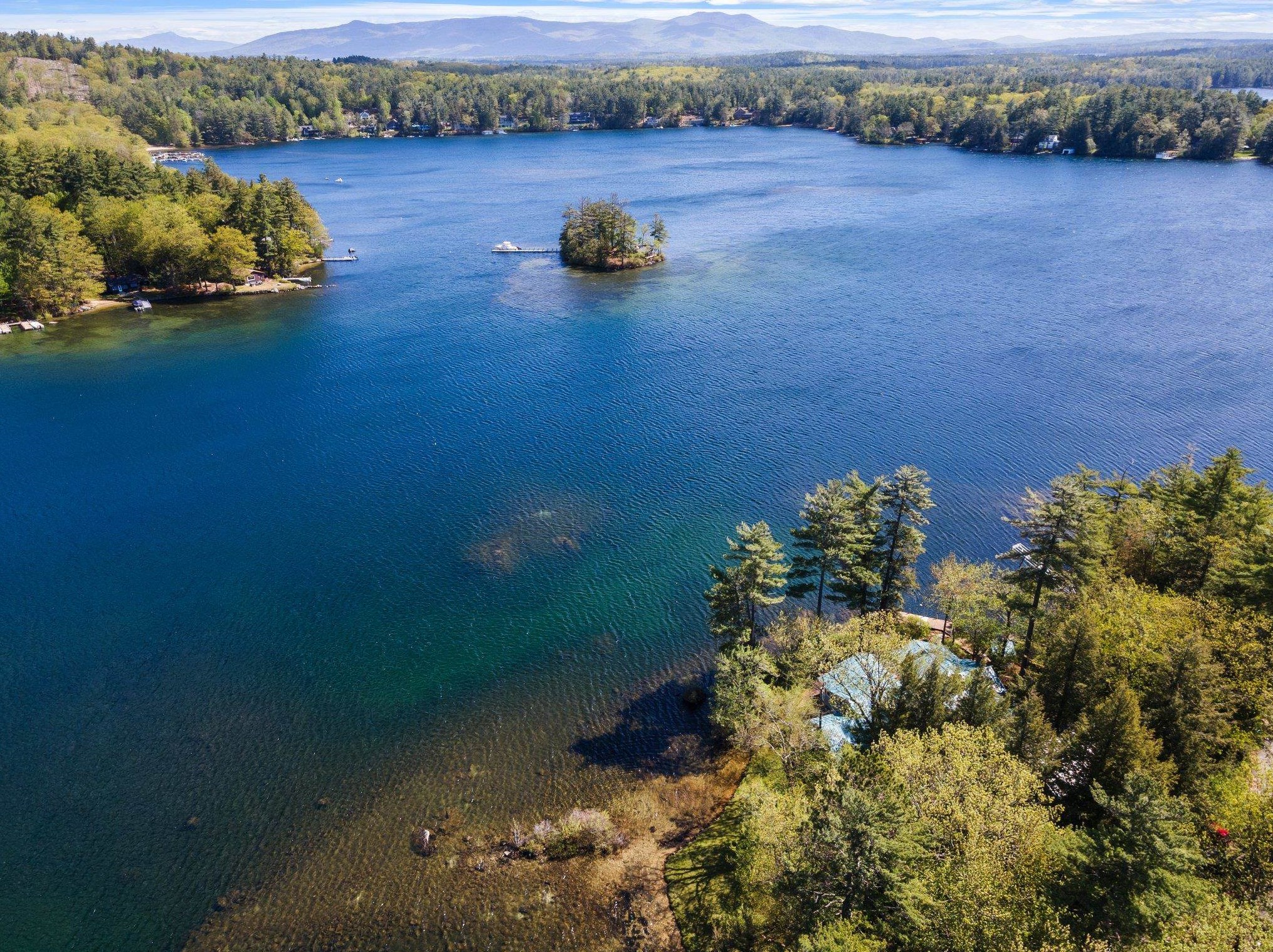 40 Oak Island Rd, Meredith NH  03253-6731 exterior