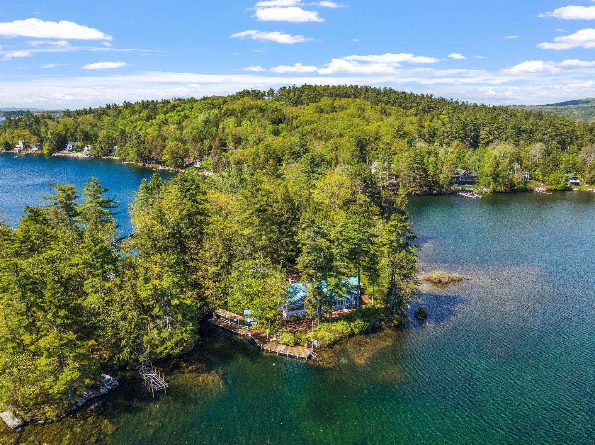 40 Oak Island Rd, Meredith NH  03253-6731 exterior