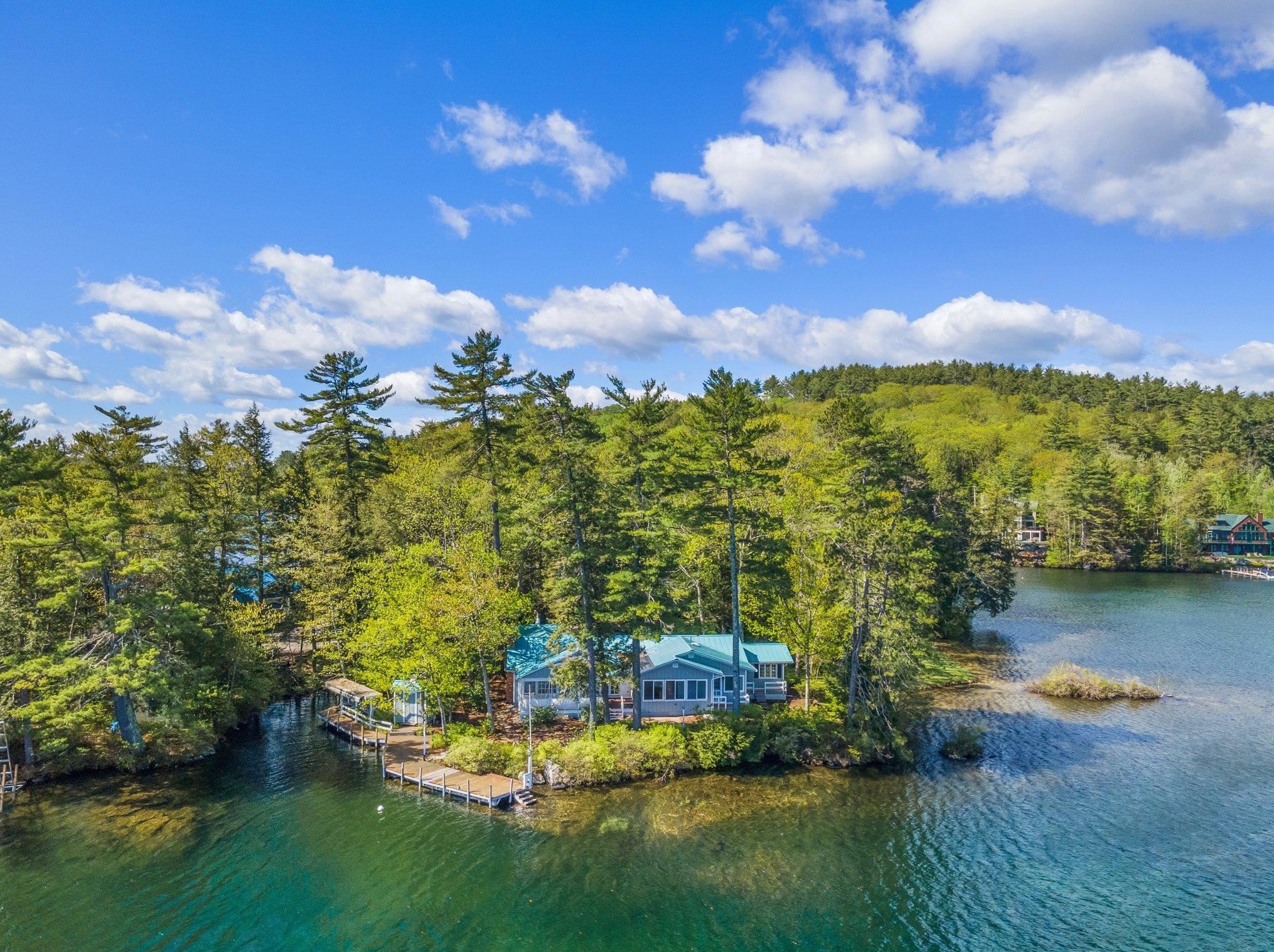 40 Oak Island Rd, Meredith NH  03253-6731 exterior