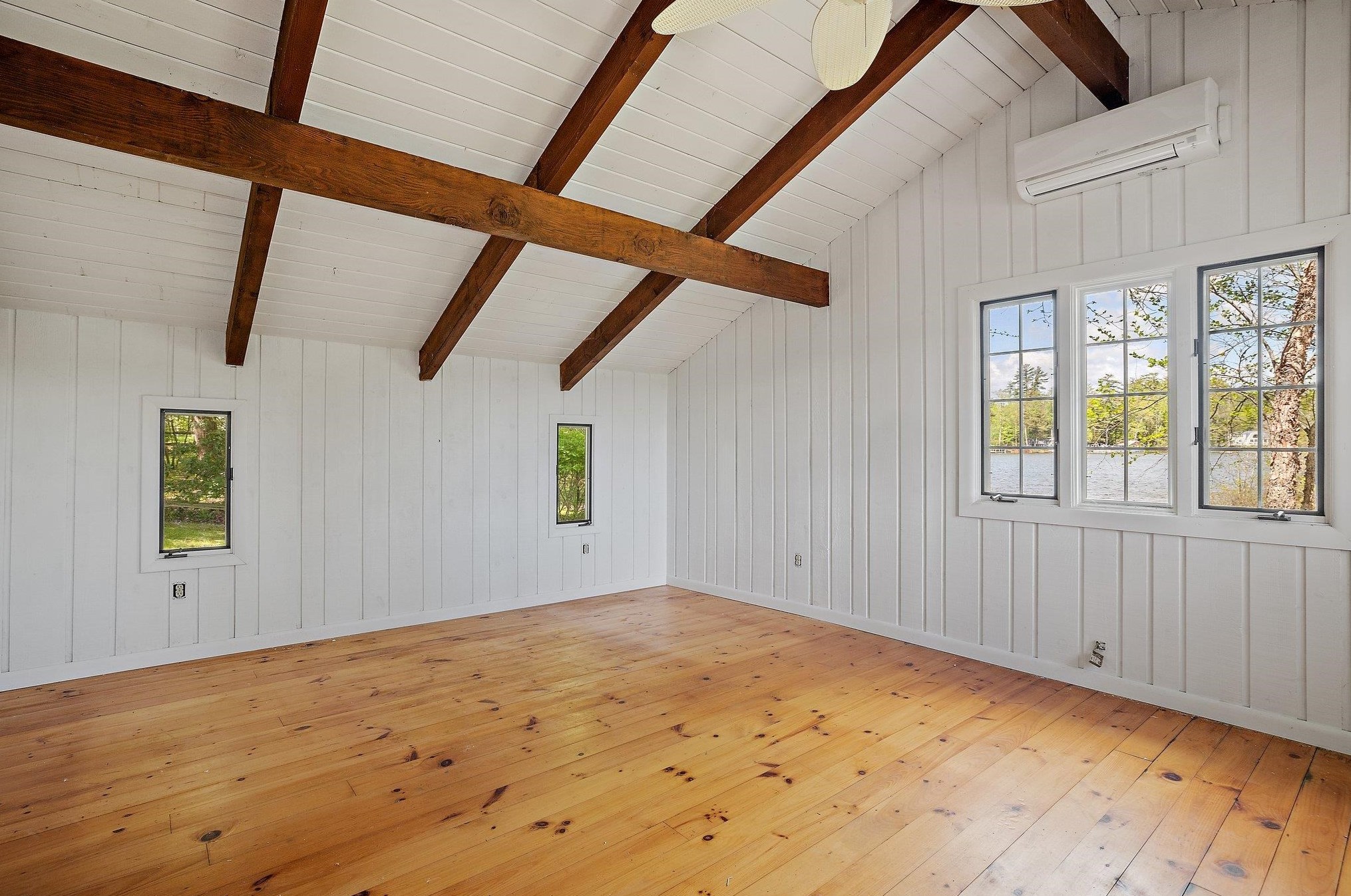 40 Oak Island Rd, Meredith NH  03253-6731 exterior