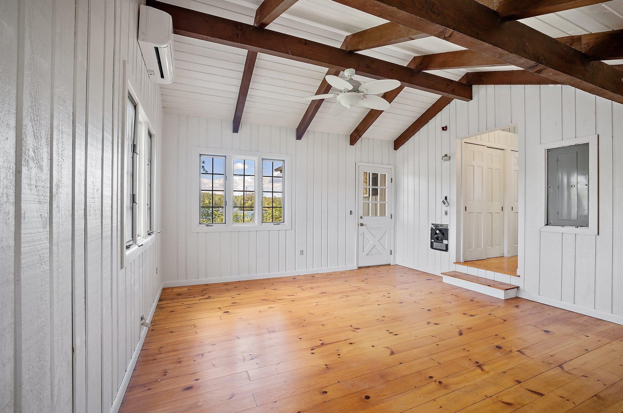 40 Oak Island Rd, Meredith NH  03253-6731 exterior