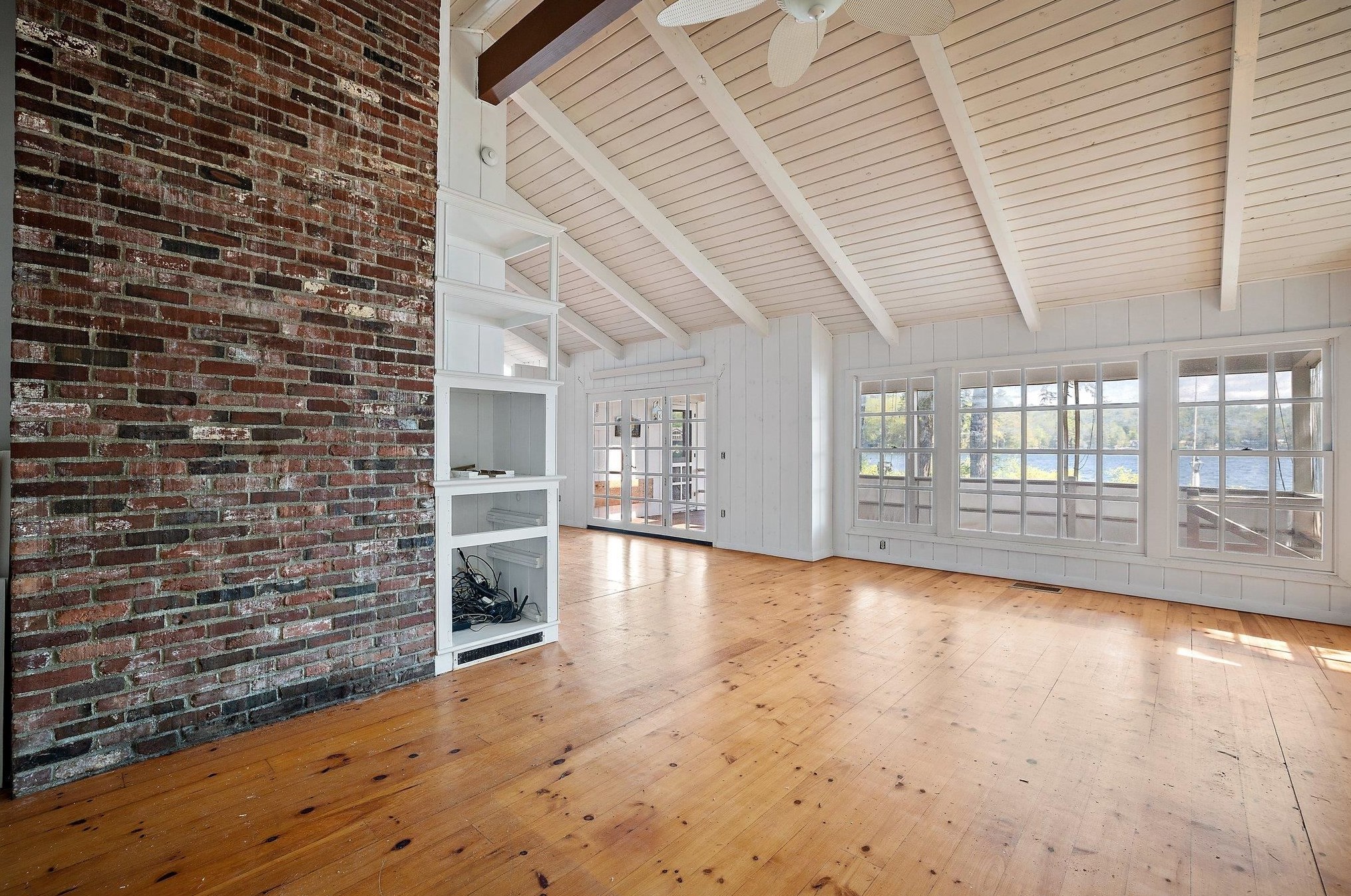 40 Oak Island Rd, Meredith NH  03253-6731 exterior