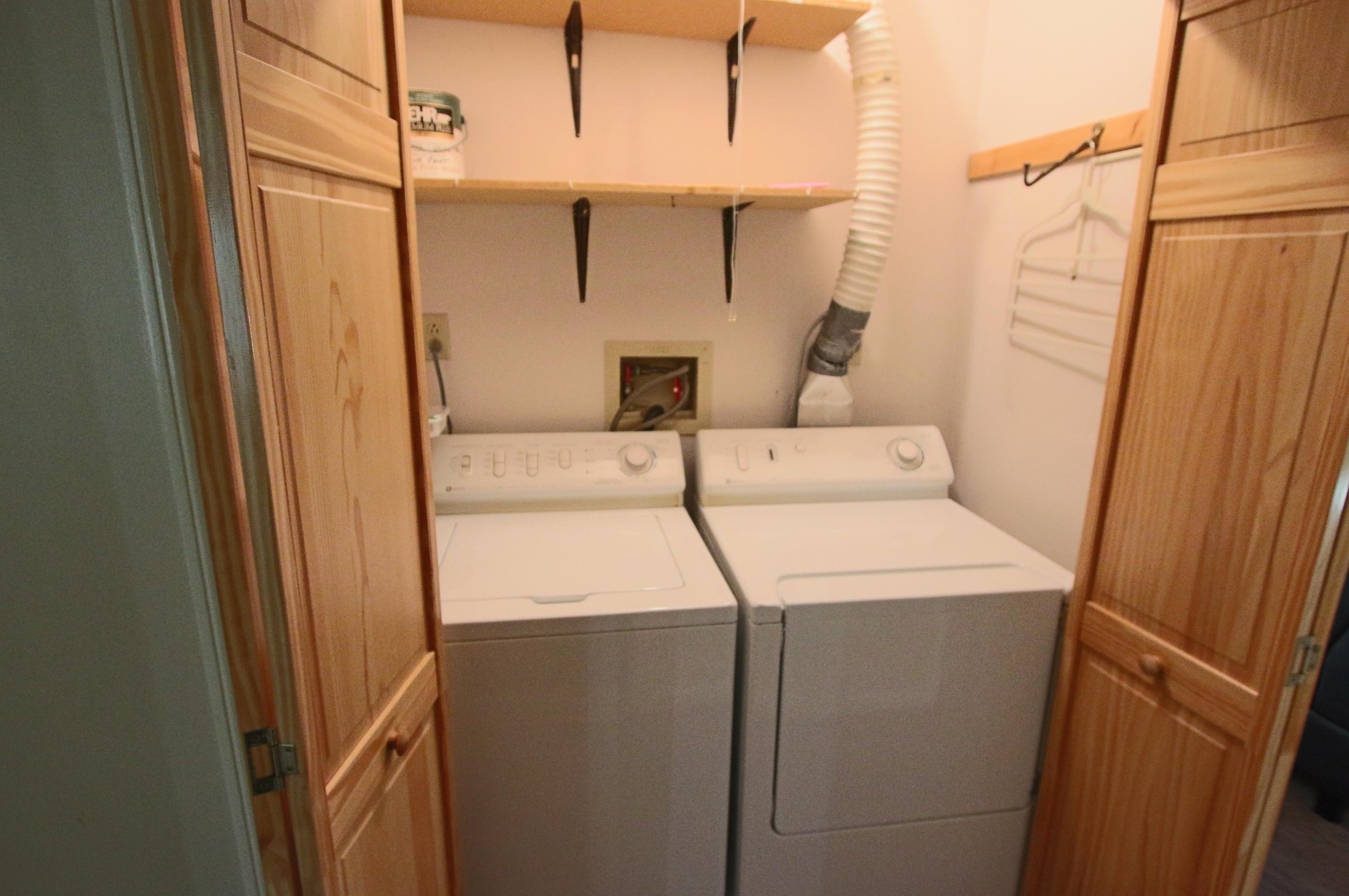 17 Riviera Rd, Hudson NH  03051-3372 exterior