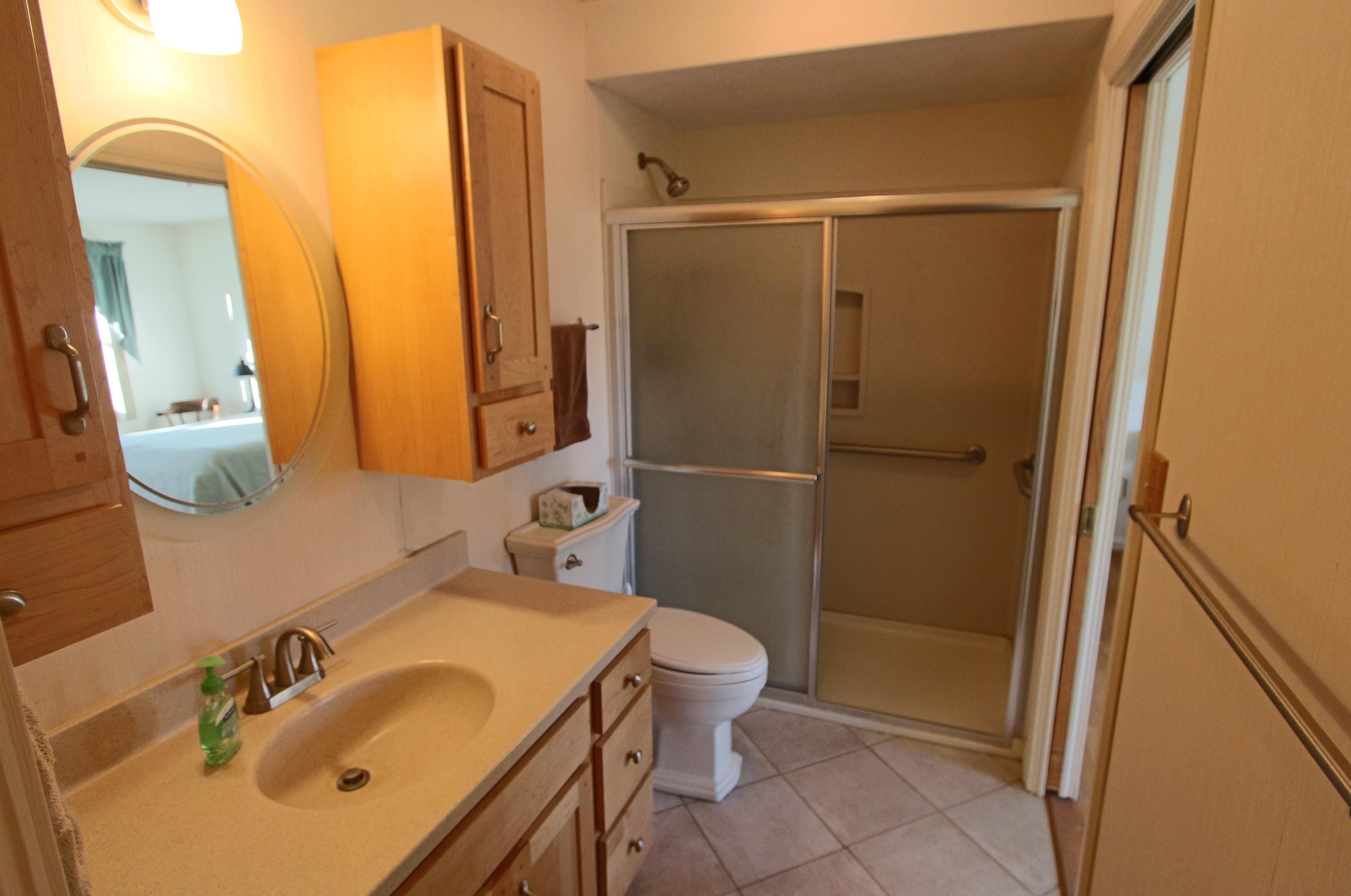 17 Riviera Rd, Hudson NH  03051-3372 exterior