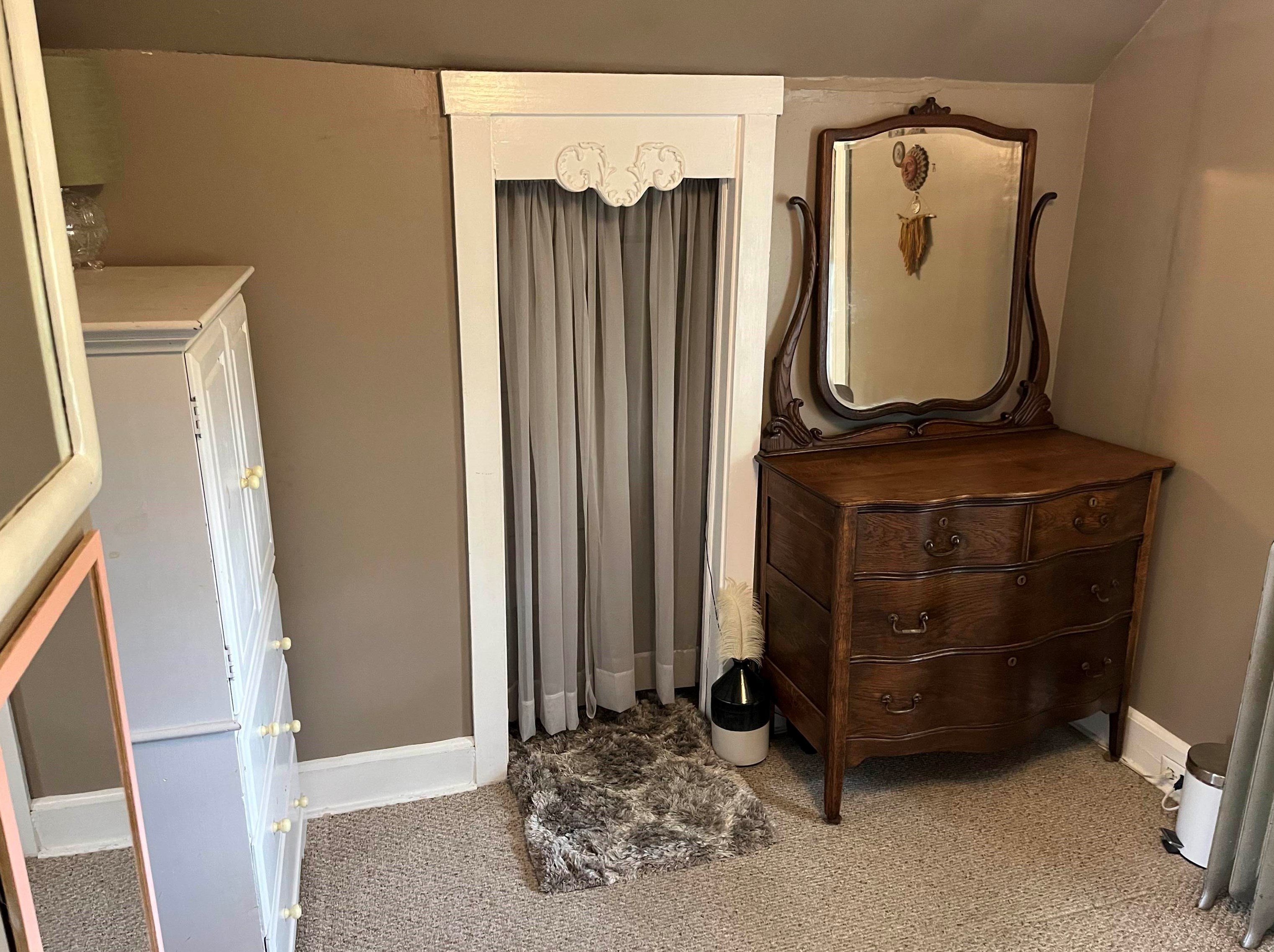 247 Mammoth Rd, Manchester NH 03109-4129 exterior