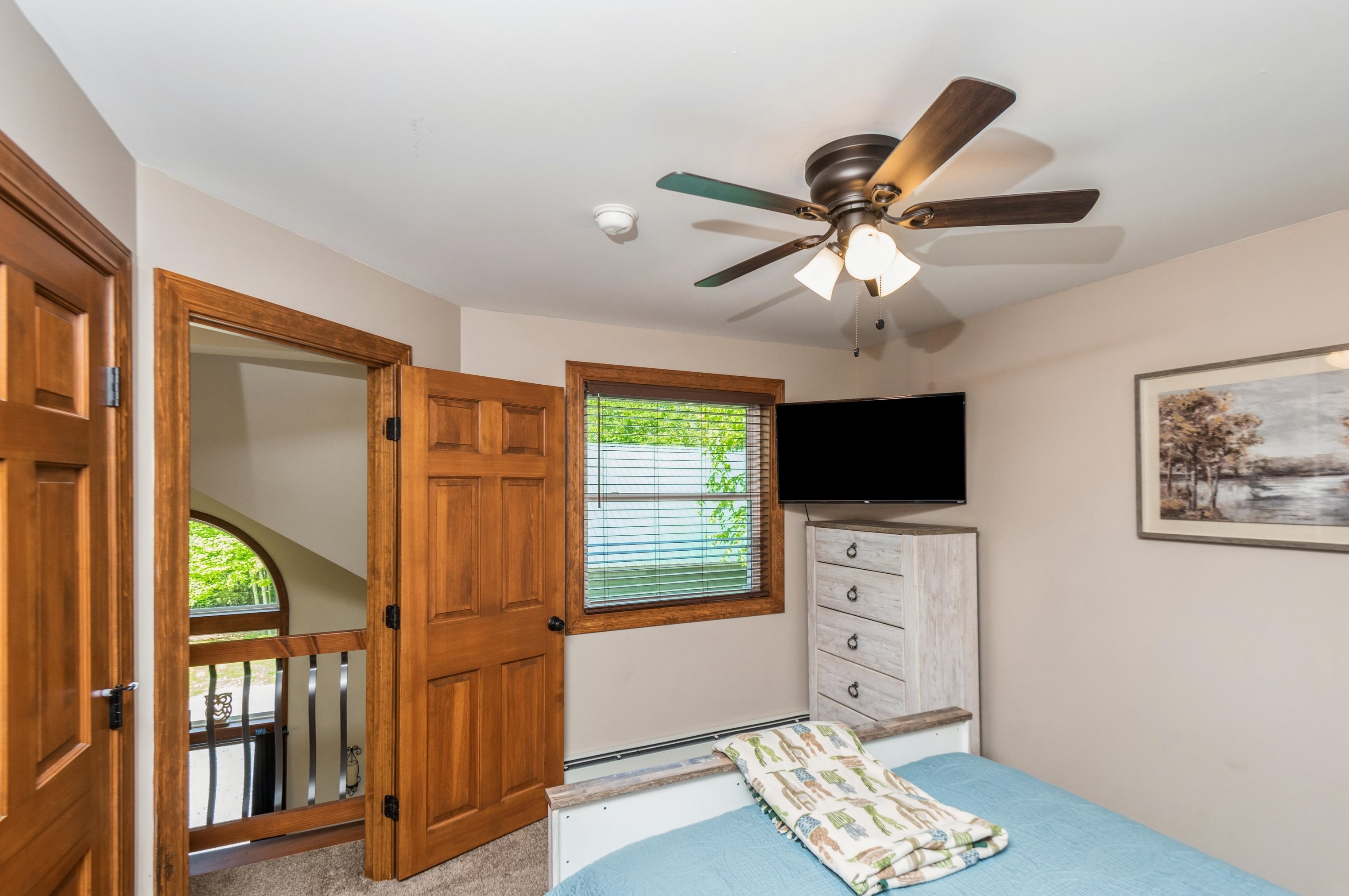 4 Eagle Ledge Rd, Meredith NH  03253-4505 exterior