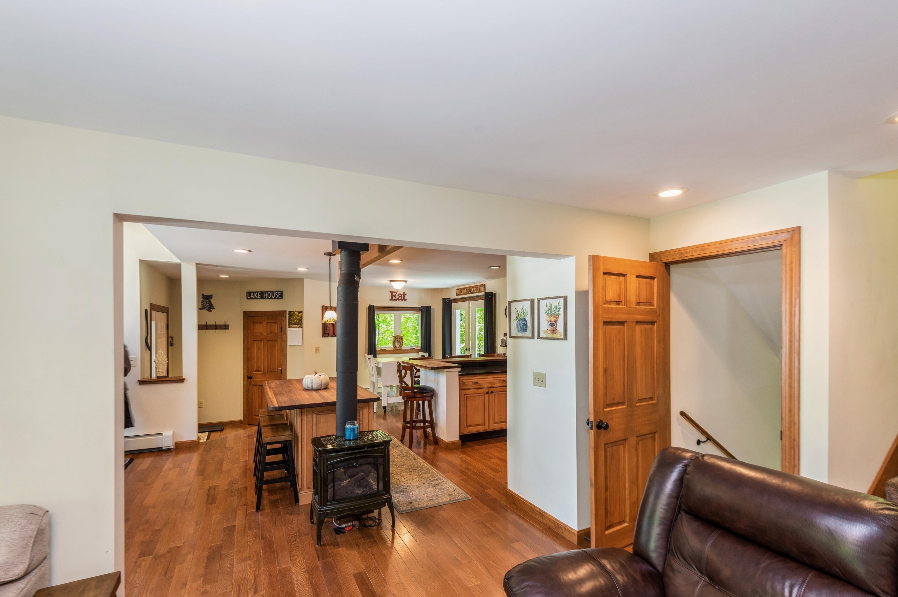 4 Eagle Ledge Rd, Meredith NH  03253-4505 exterior