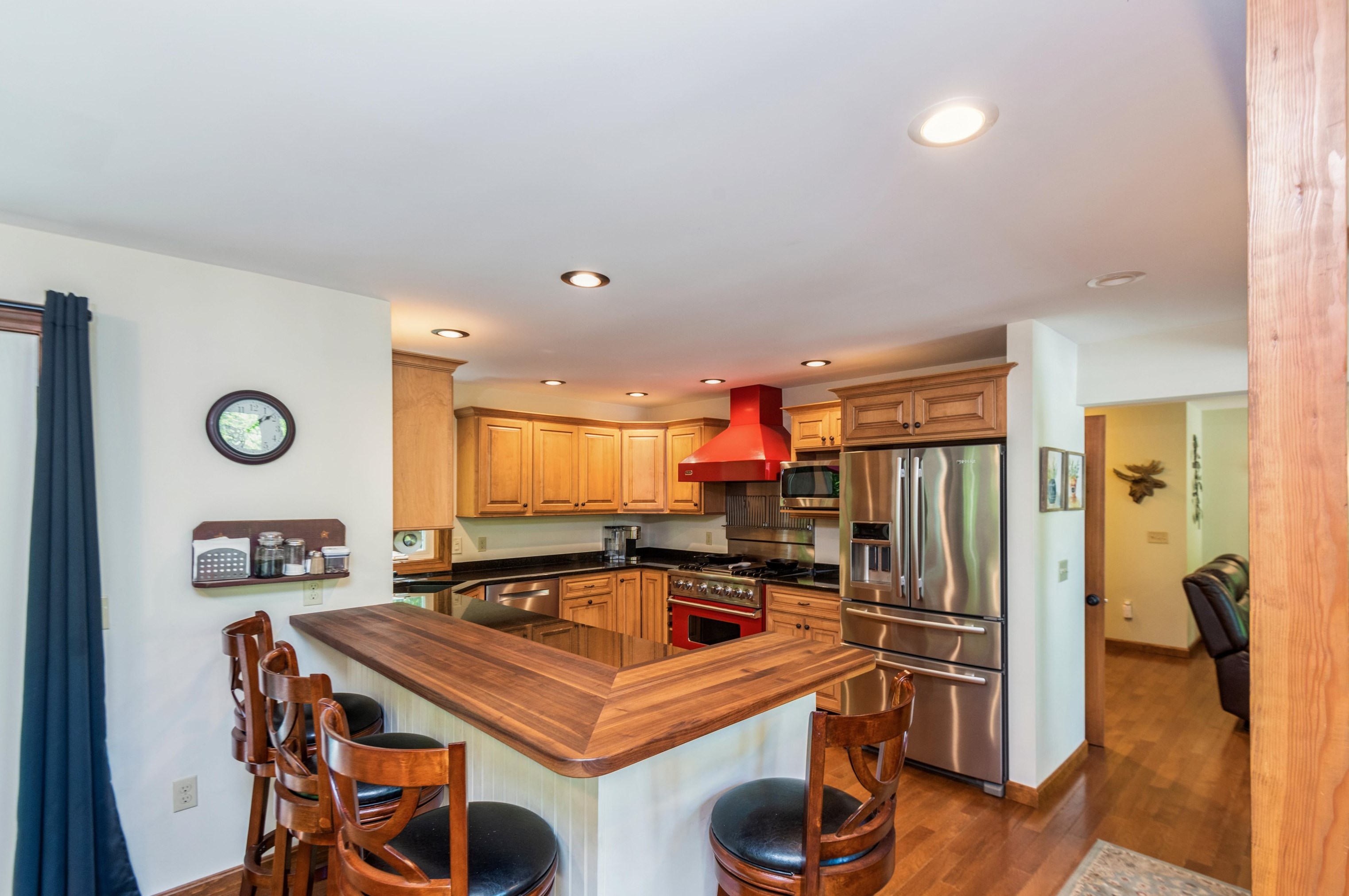 4 Eagle Ledge Rd, Meredith NH  03253-4505 exterior