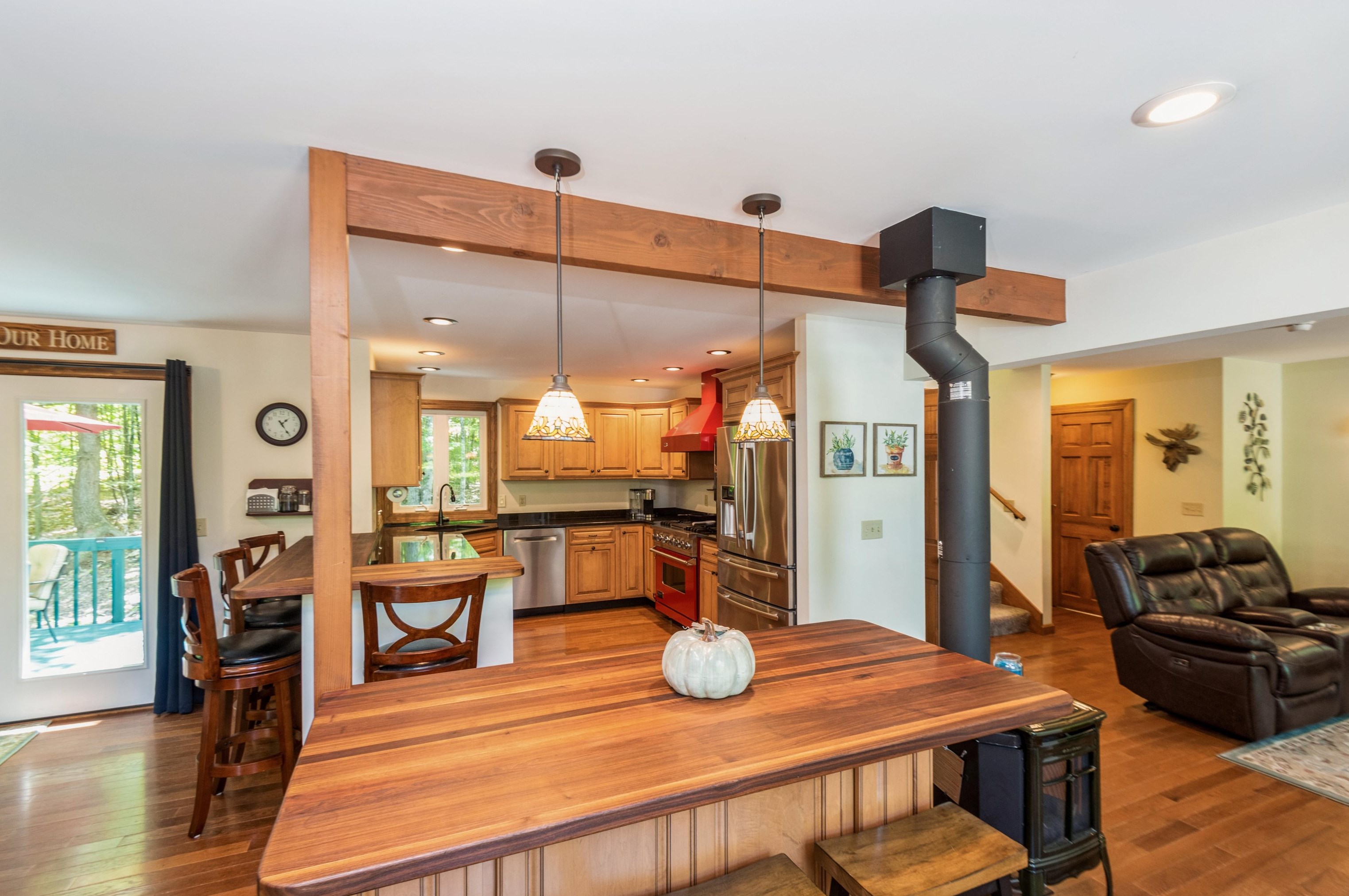 4 Eagle Ledge Rd, Meredith NH  03253-4505 exterior