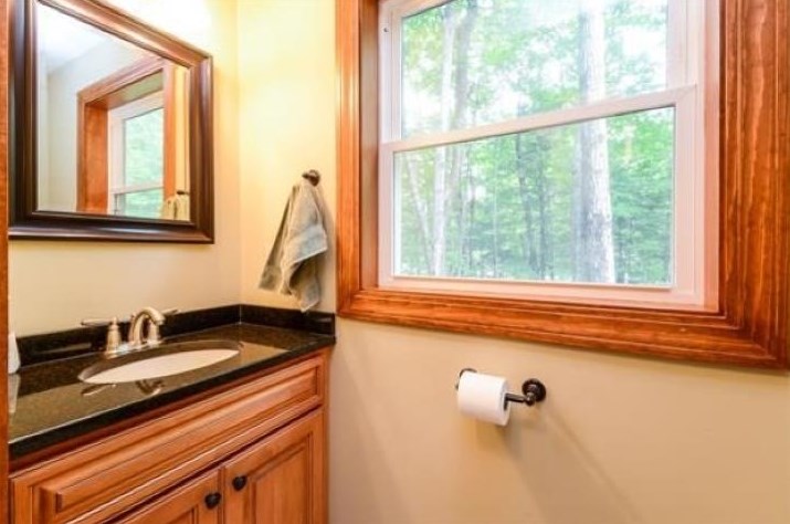 4 Eagle Ledge Rd, Meredith NH  03253-4505 exterior