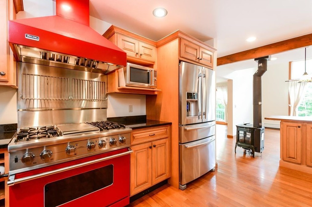 4 Eagle Ledge Rd, Meredith NH  03253-4505 exterior