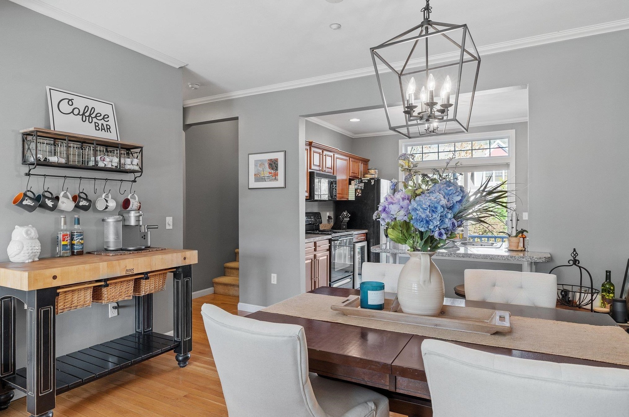 7 Hackett Hl Rd, Manchester NH 03106-2516 exterior