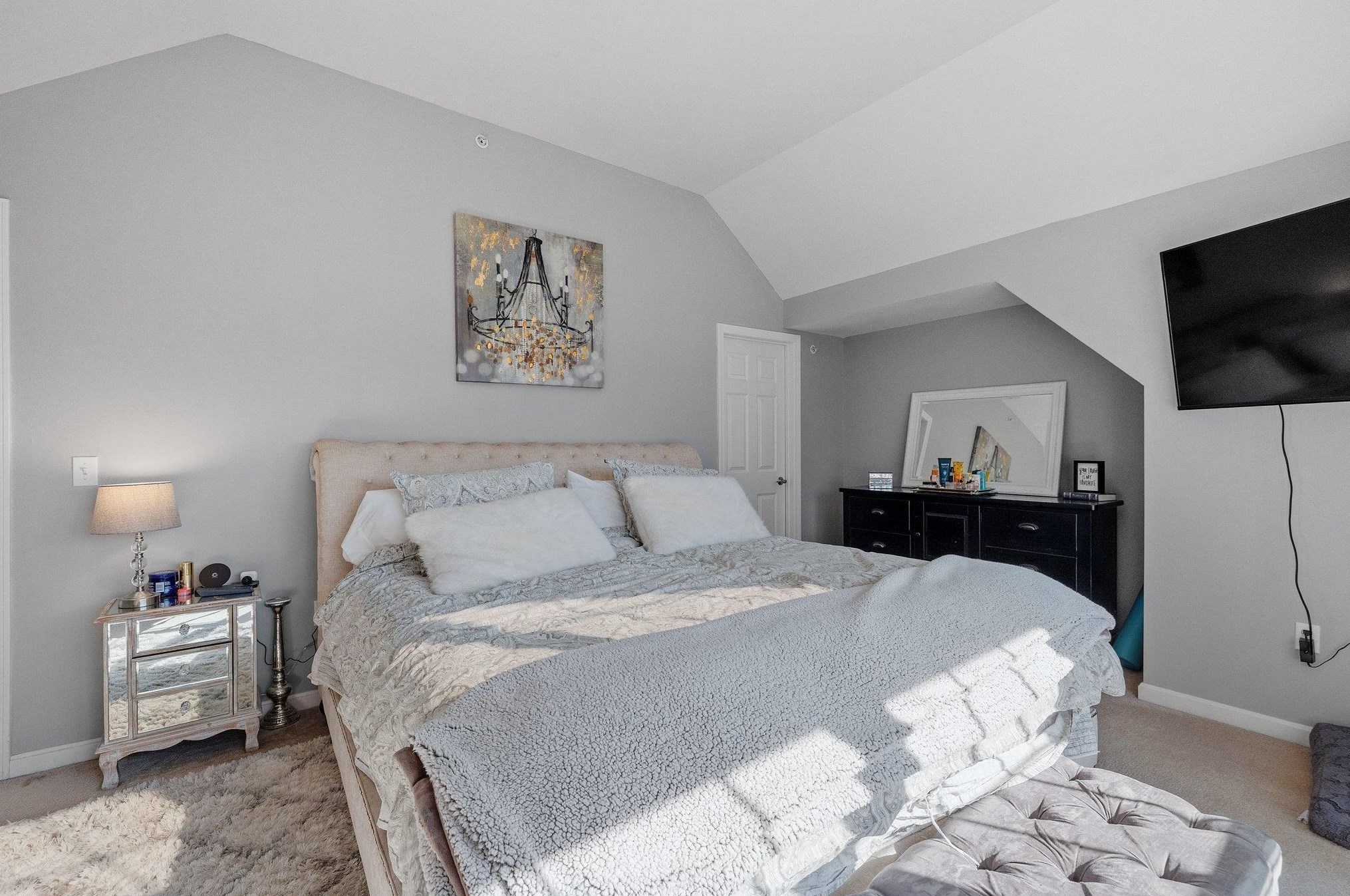 7 Hackett Hl Rd, Manchester NH 03106-2516 exterior