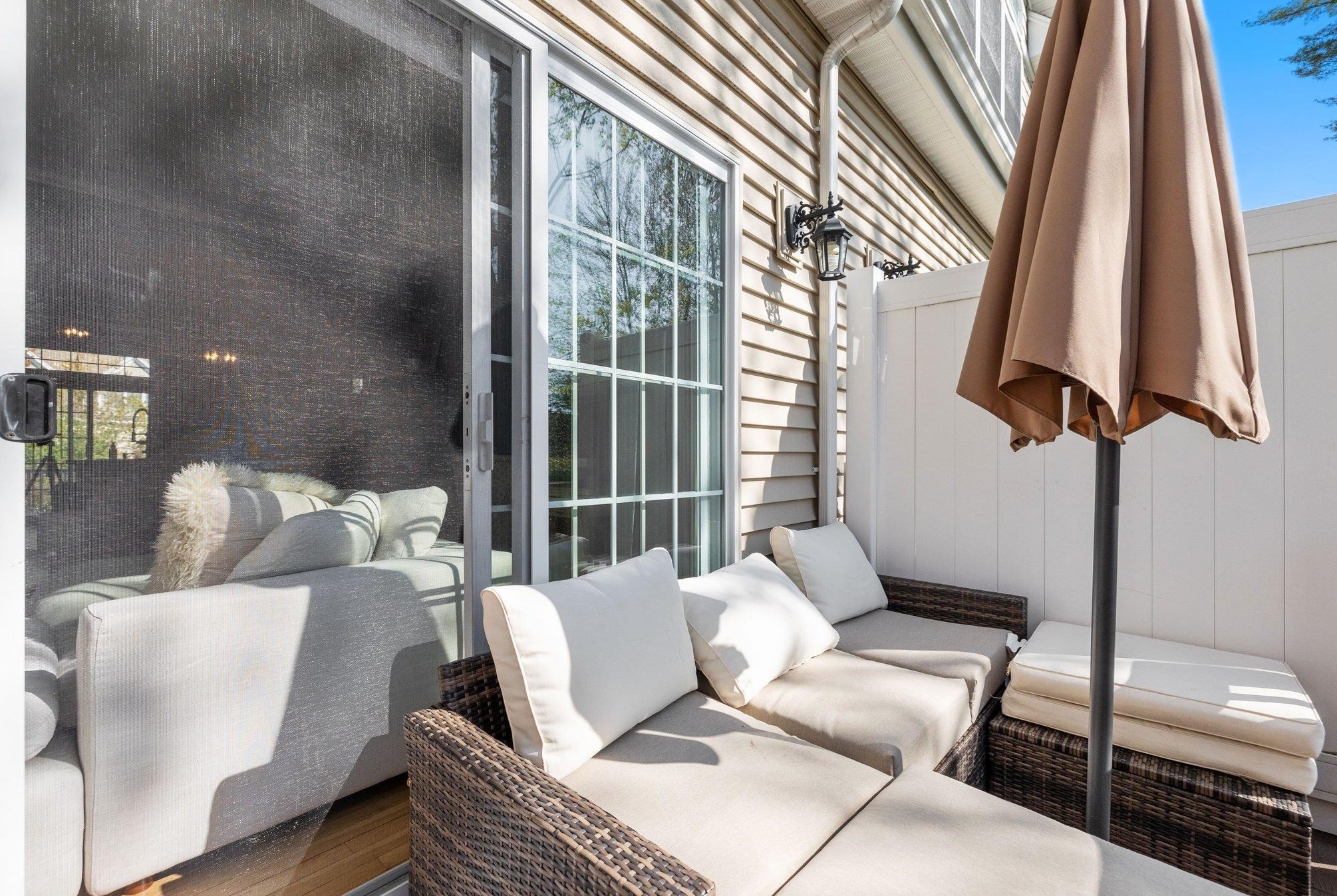 7 Hackett Hl Rd, Manchester NH 03106-2516 exterior