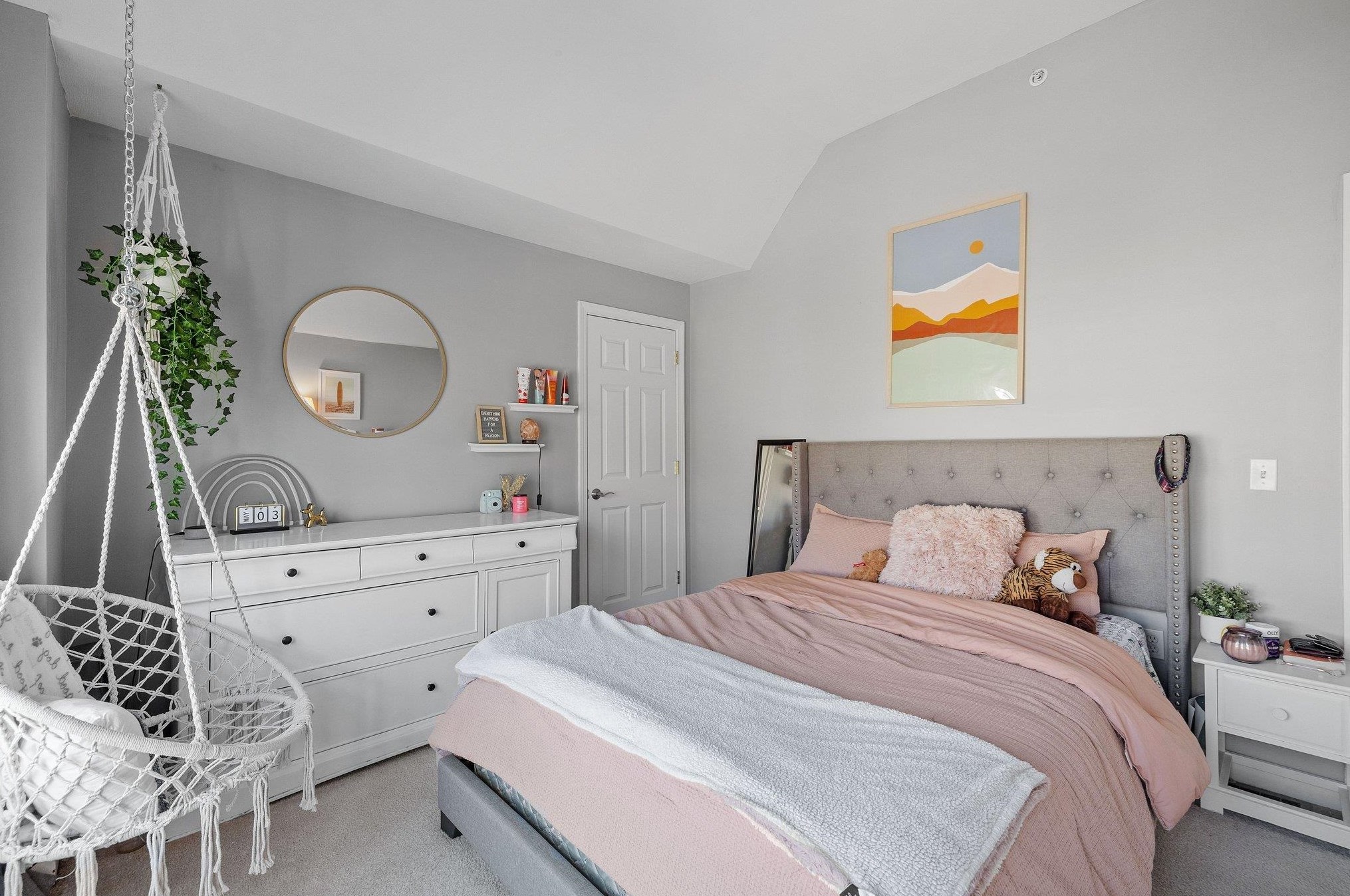 7 Hackett Hl Rd, Manchester NH 03106-2516 exterior