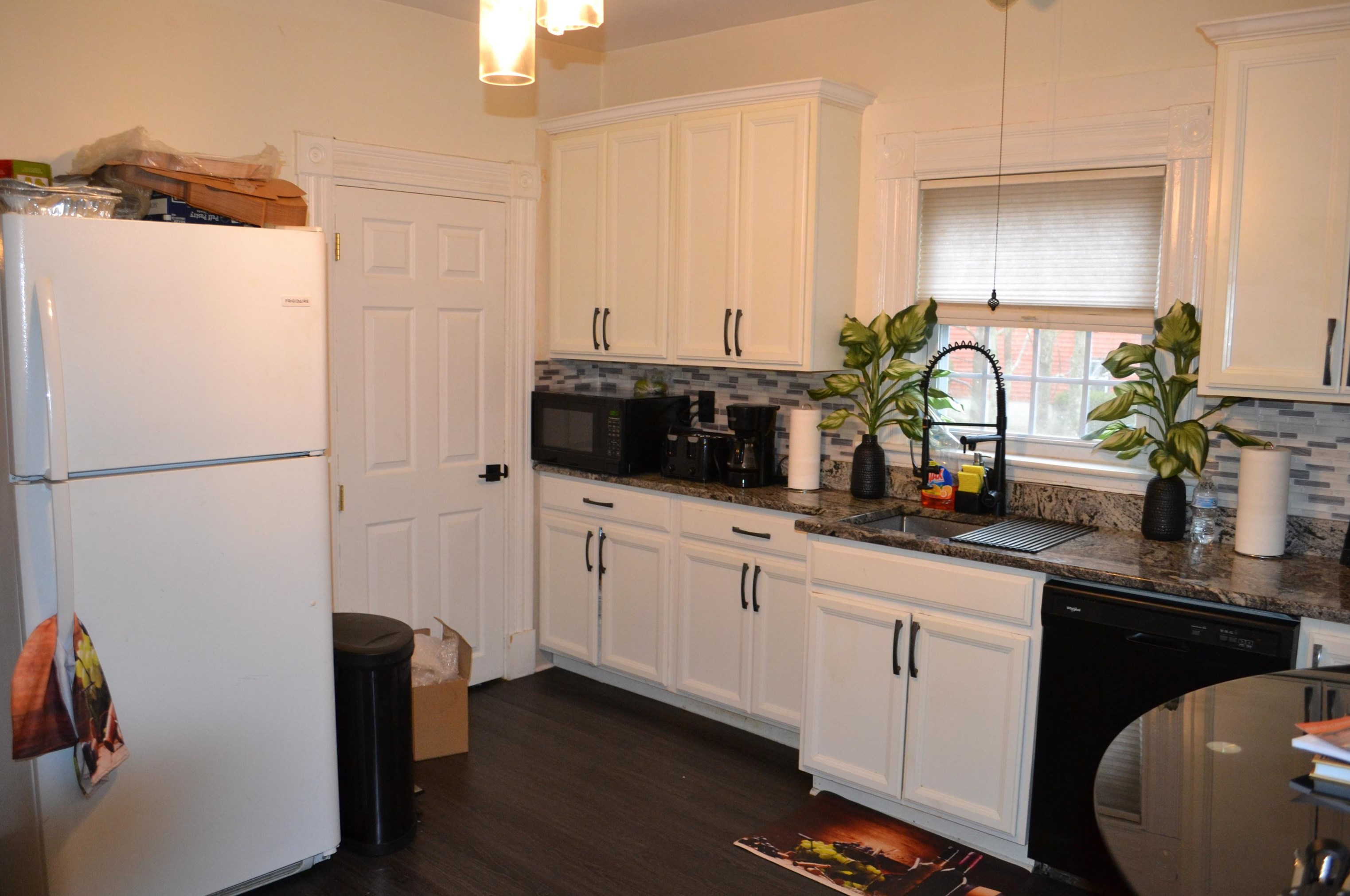 1328 Candia Rd, Manchester NH 03109-5715 exterior