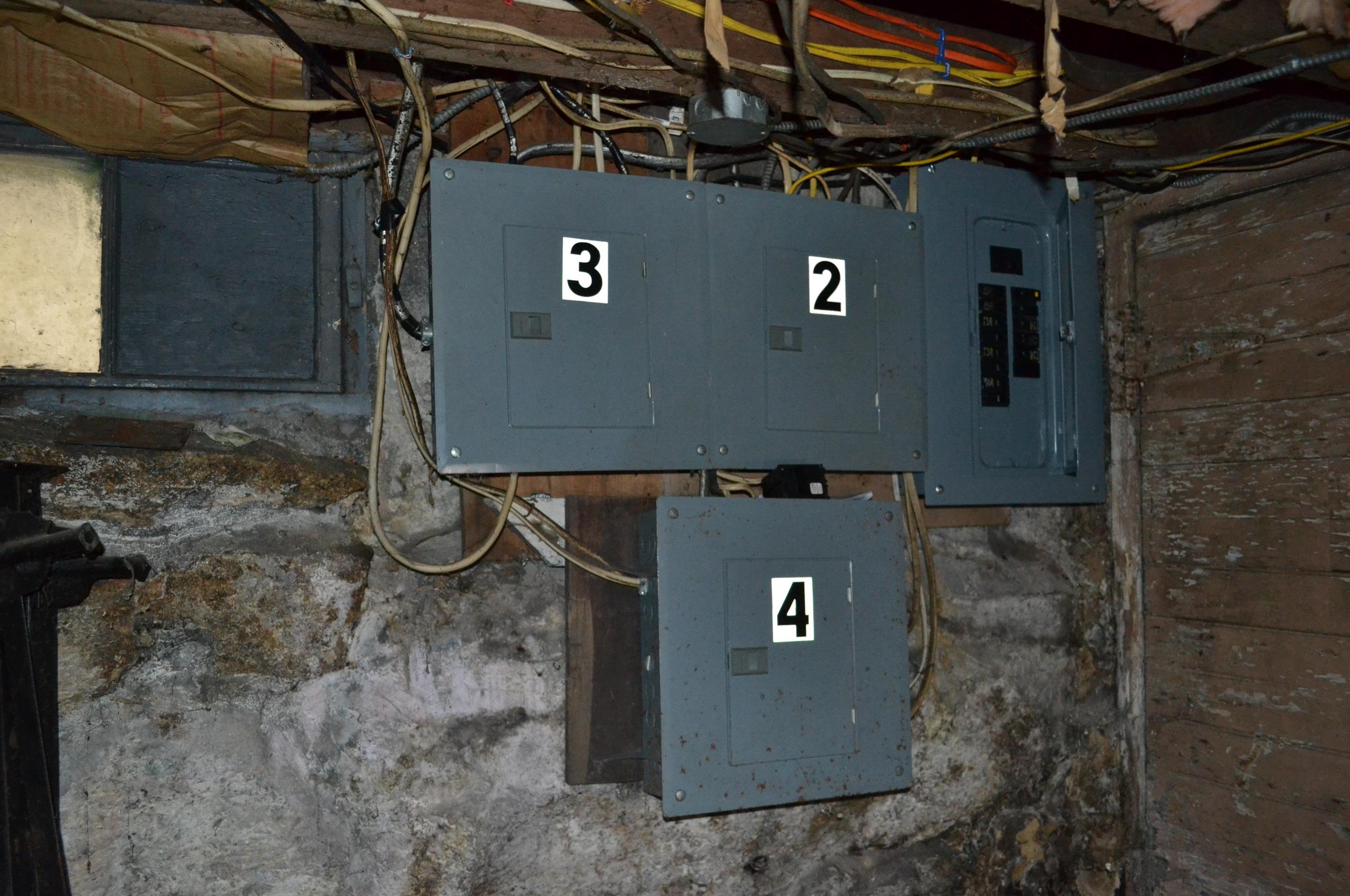 1328 Candia Rd, Manchester NH 03109-5715 exterior