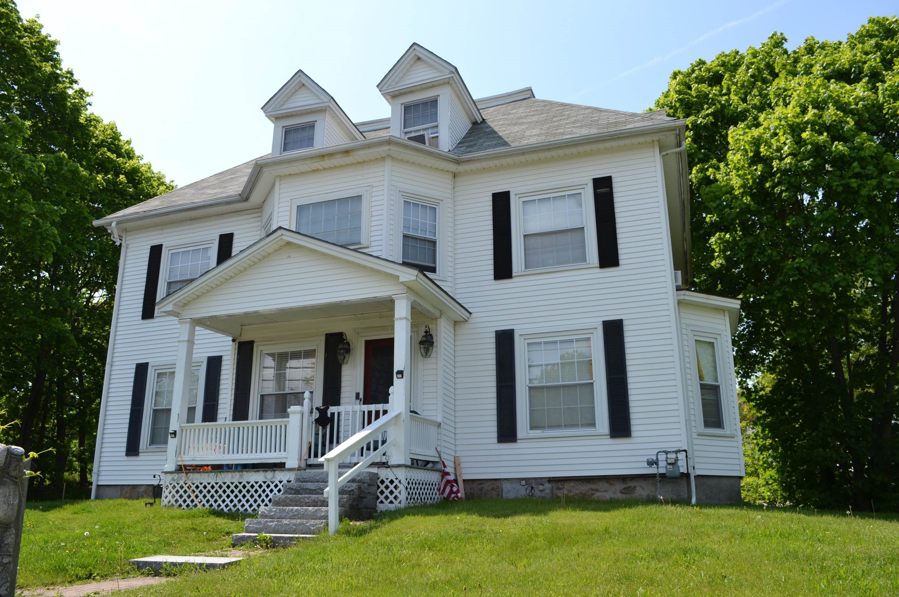 1328 Candia Rd, Manchester NH 03109-5715 exterior