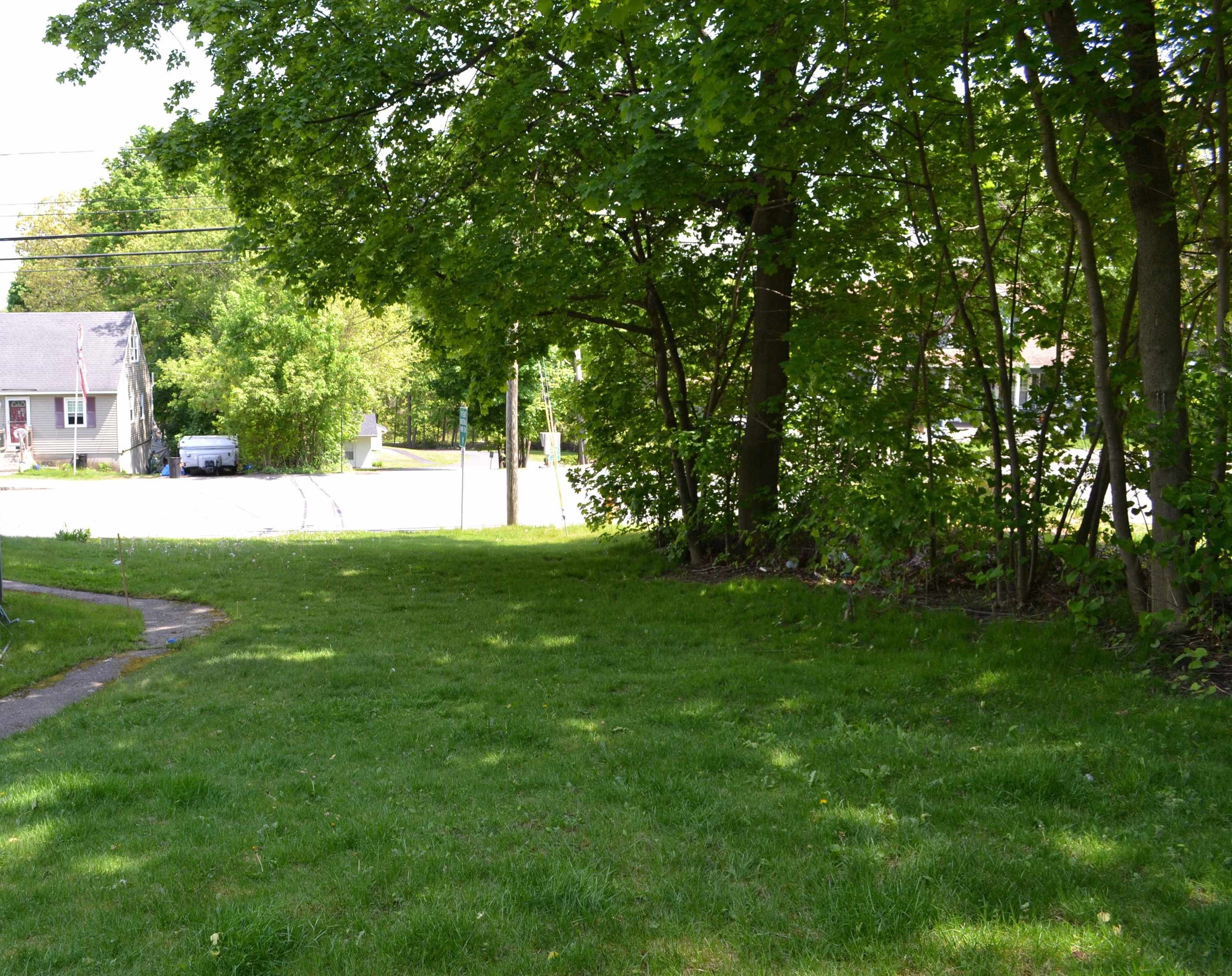 1328 Candia Rd, Manchester NH 03109-5715 exterior