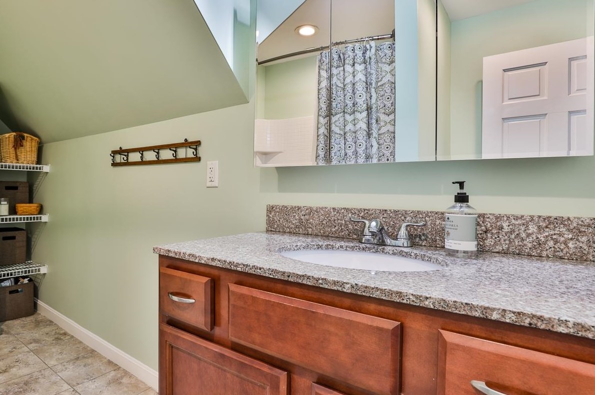 119 Woodland Ave, Manchester NH 03109-4454 exterior