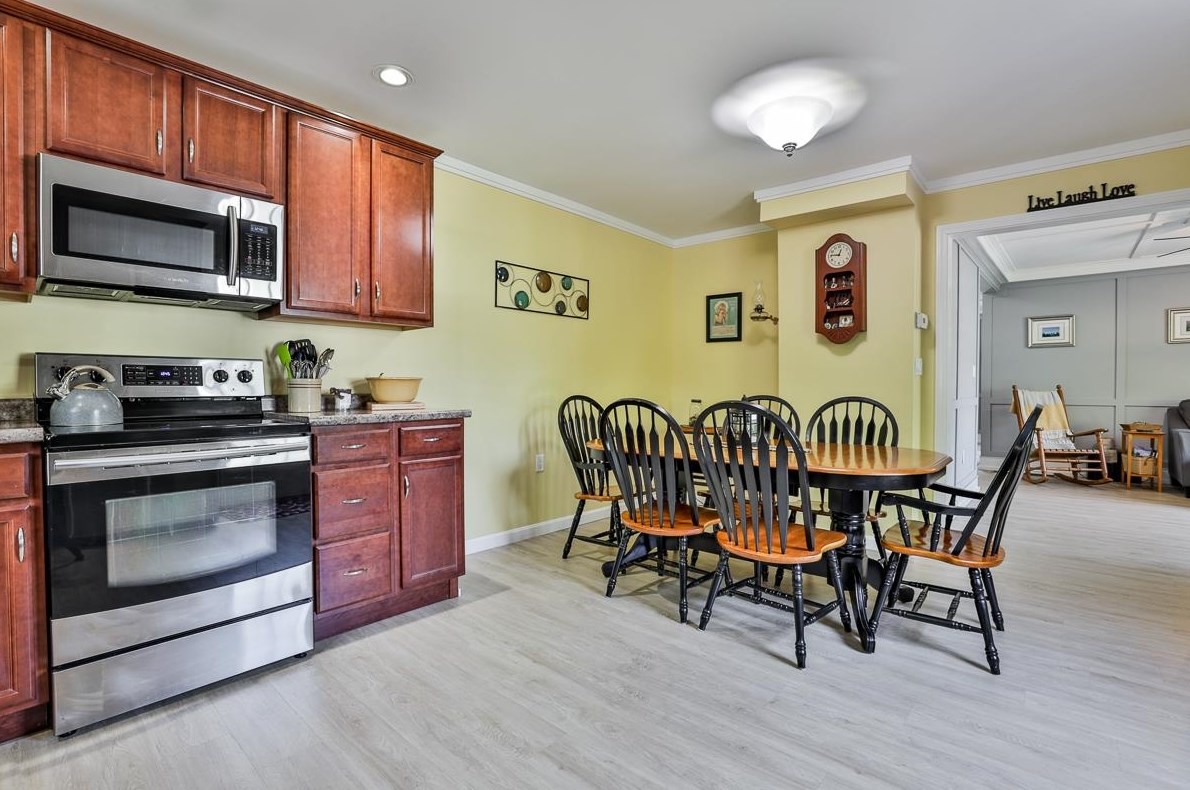 119 Woodland Ave, Manchester NH 03109-4454 exterior