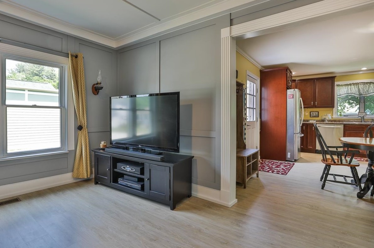 119 Woodland Ave, Manchester NH 03109-4454 exterior