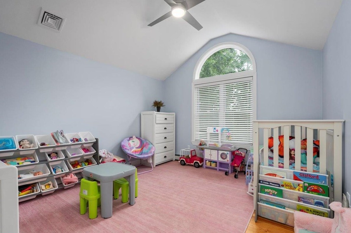 44 Joanne Dr, Manchester NH 03106-2007 exterior