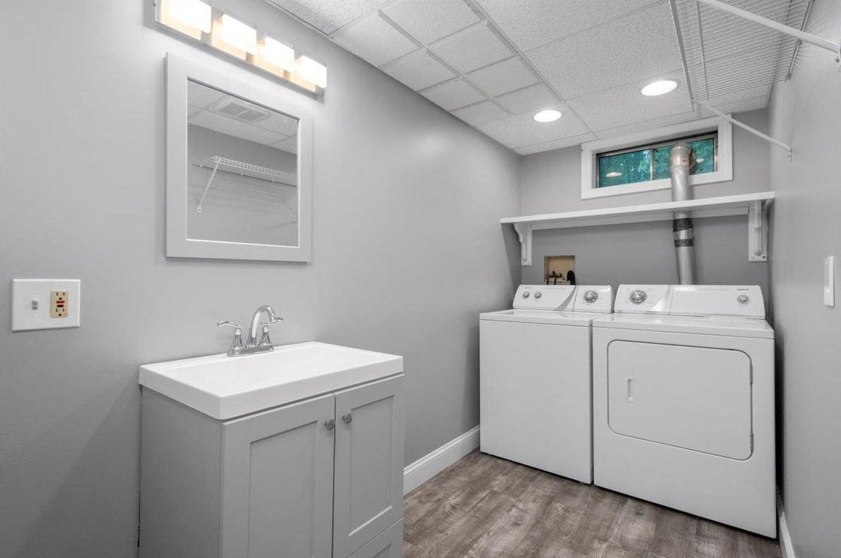 44 Joanne Dr, Manchester NH 03106-2007 exterior