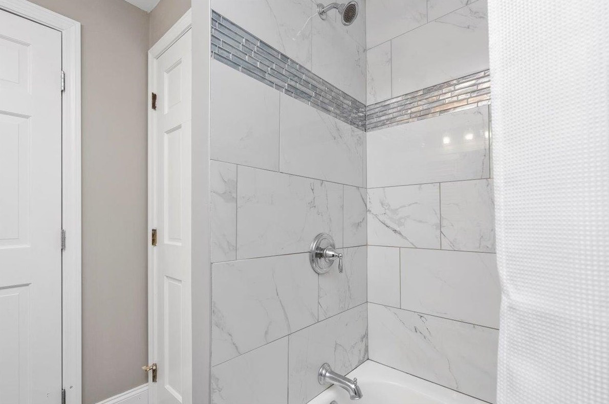 44 Joanne Dr, Manchester NH 03106-2007 exterior