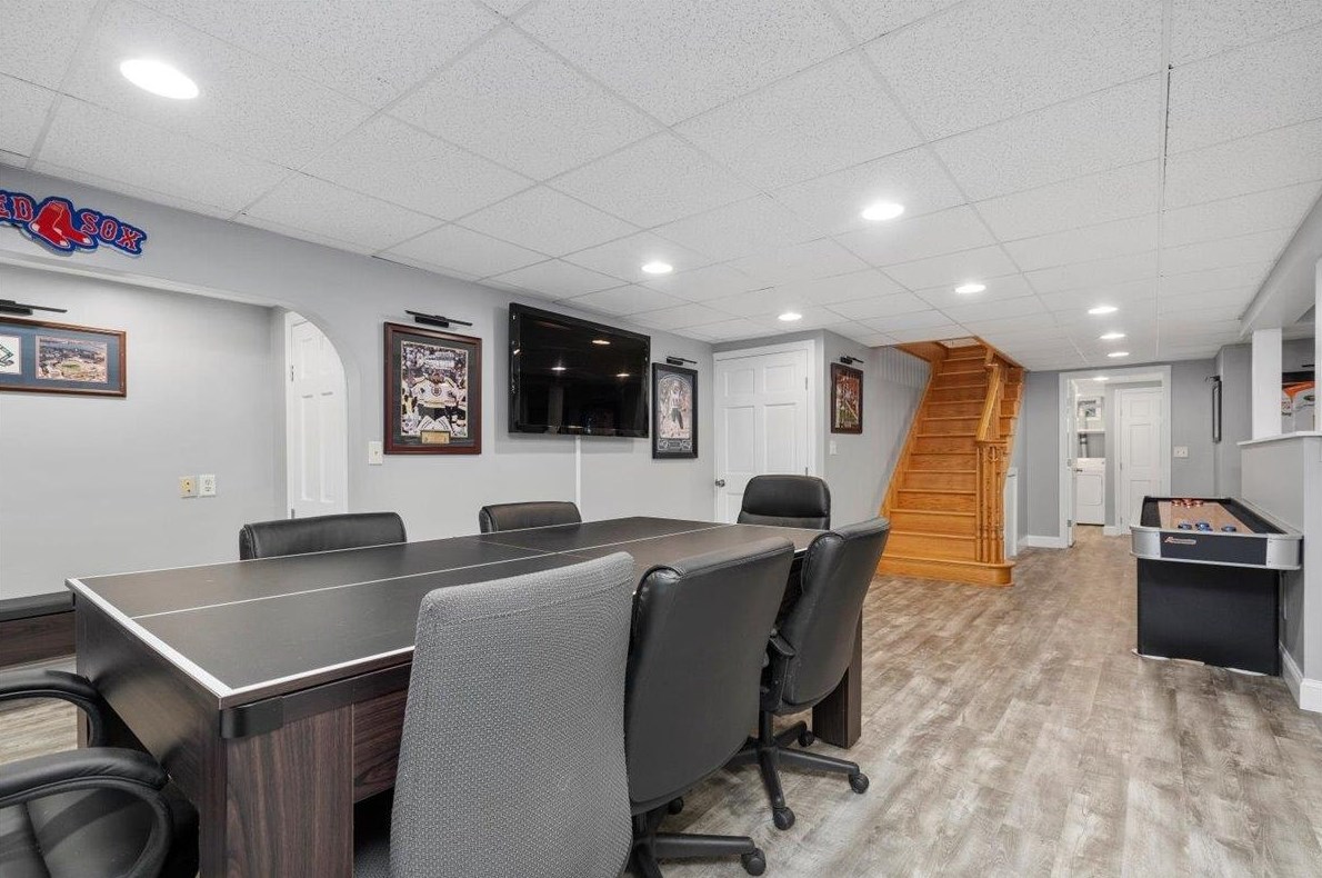 44 Joanne Dr, Manchester NH 03106-2007 exterior