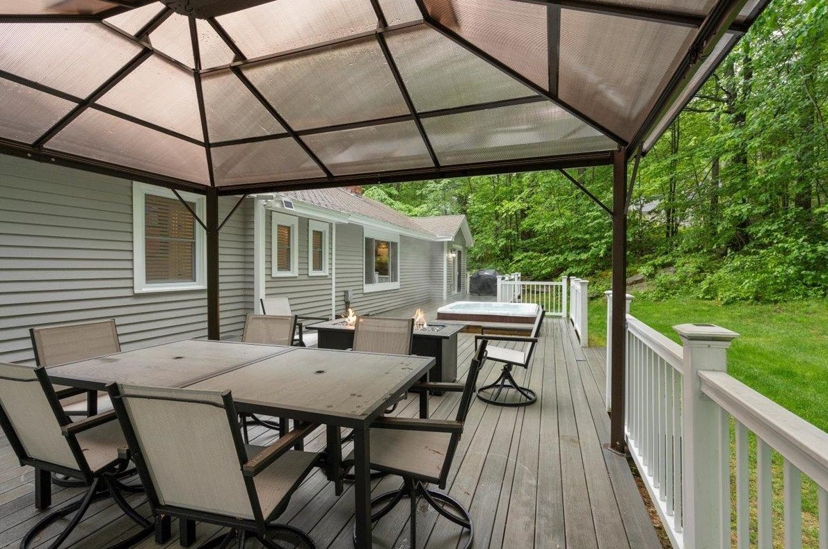 44 Joanne Dr, Manchester NH 03106-2007 exterior