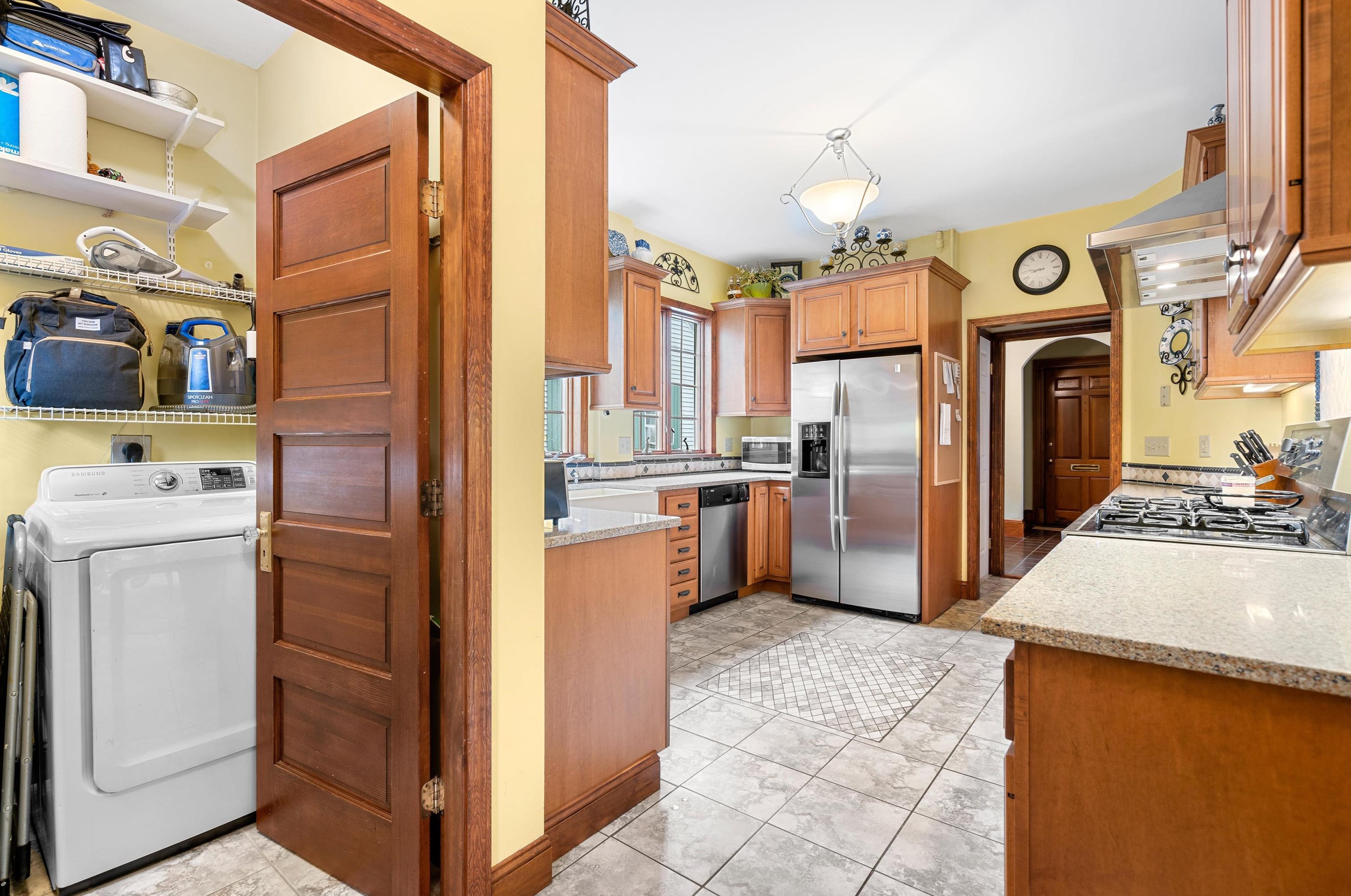 540 River Rd, Manchester NH 03104-1955 exterior