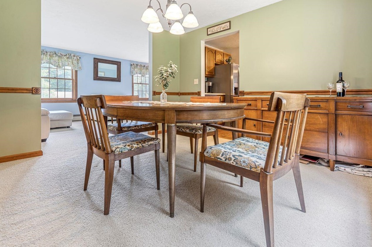 7 Erik St, Merrimack NH 03054-4572 exterior