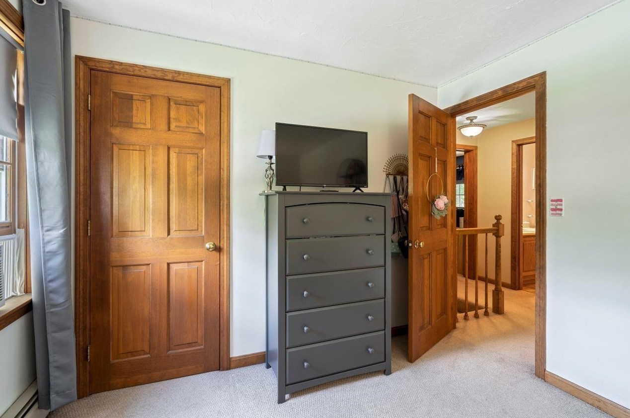 7 Erik St, Merrimack NH 03054-4572 exterior